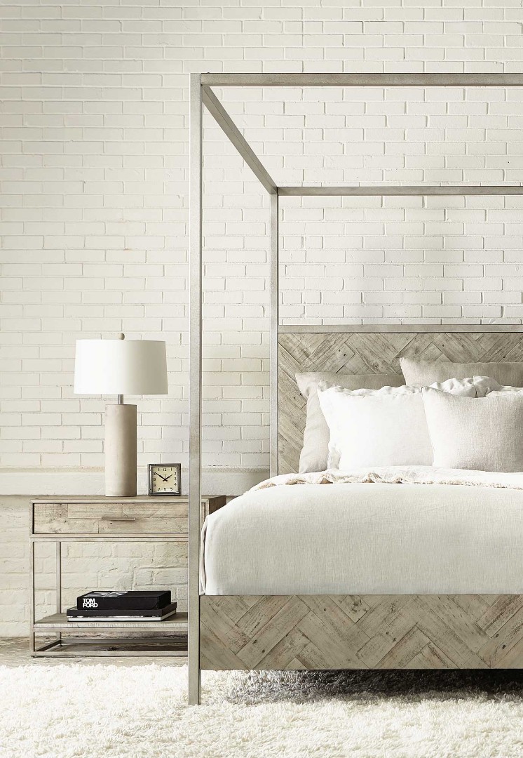 Кровать Highland Park Milo Canopy Bed Queen