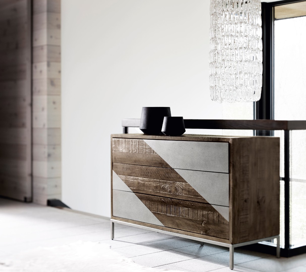 Комод Logan Square Eastman Hall Chest