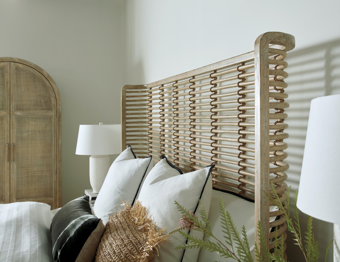 Кровать Surfrider Queen Rattan Bed