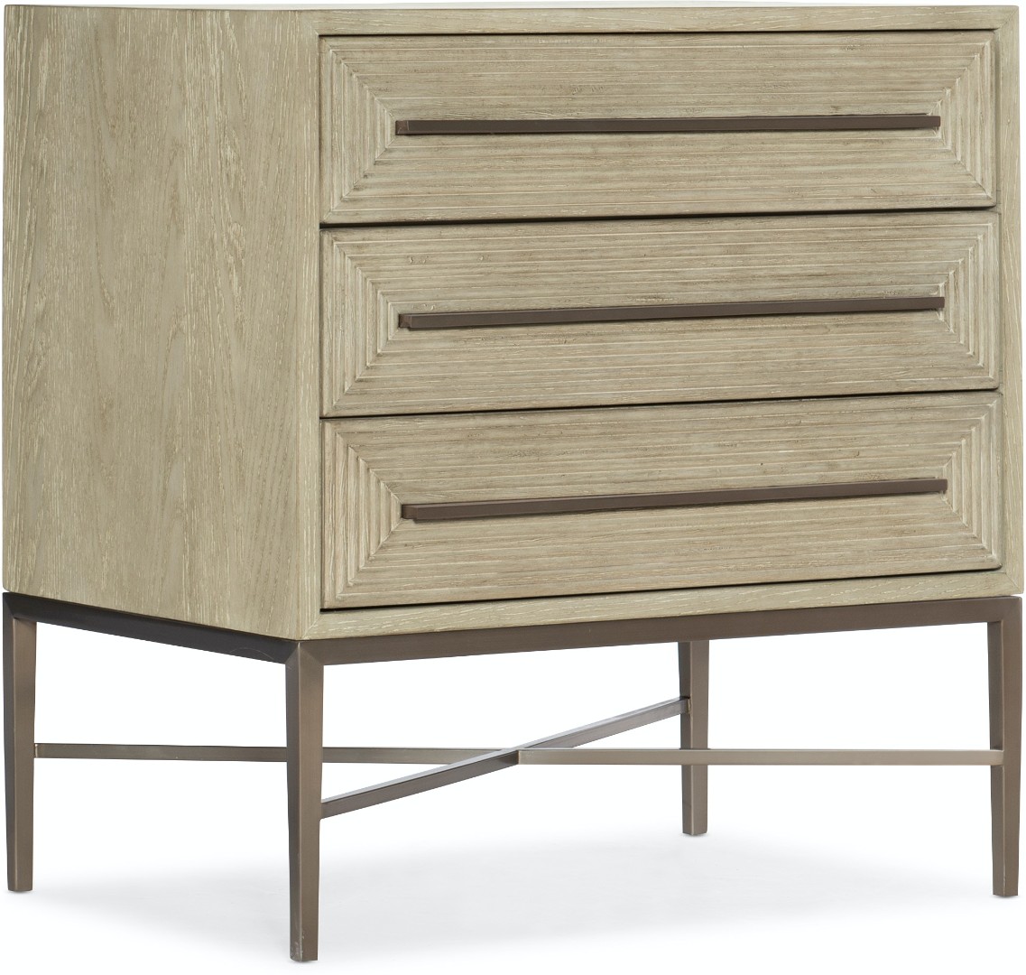 Тумба прикроватная Cascade Three-Drawer Nightstand