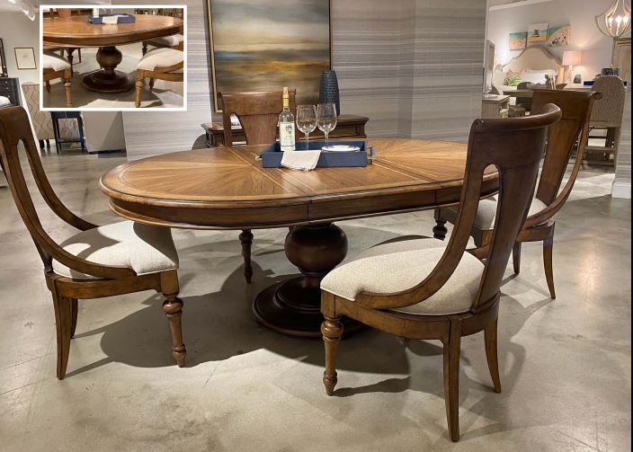 Стол обеденный