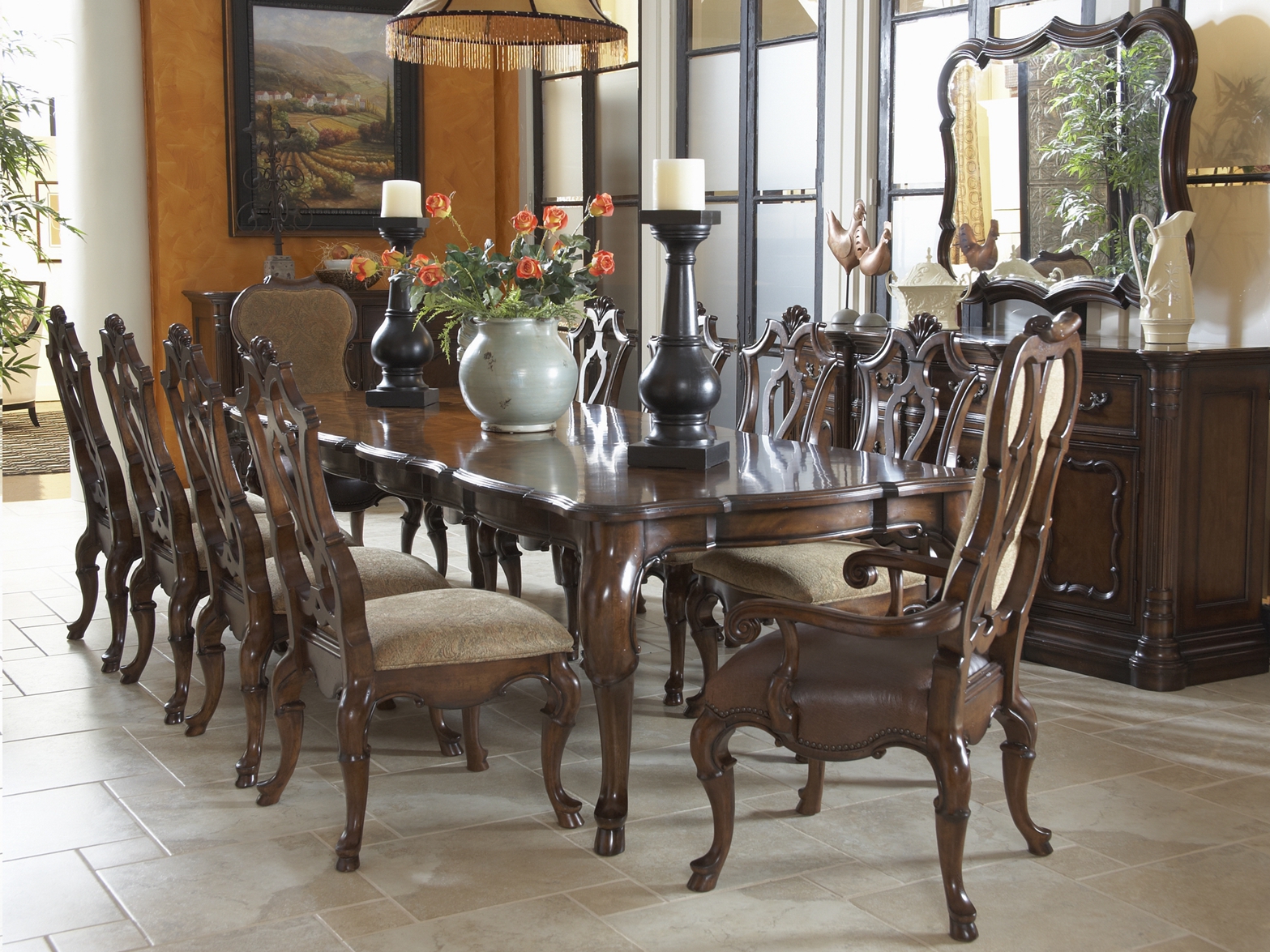 Стул с подлокотниками