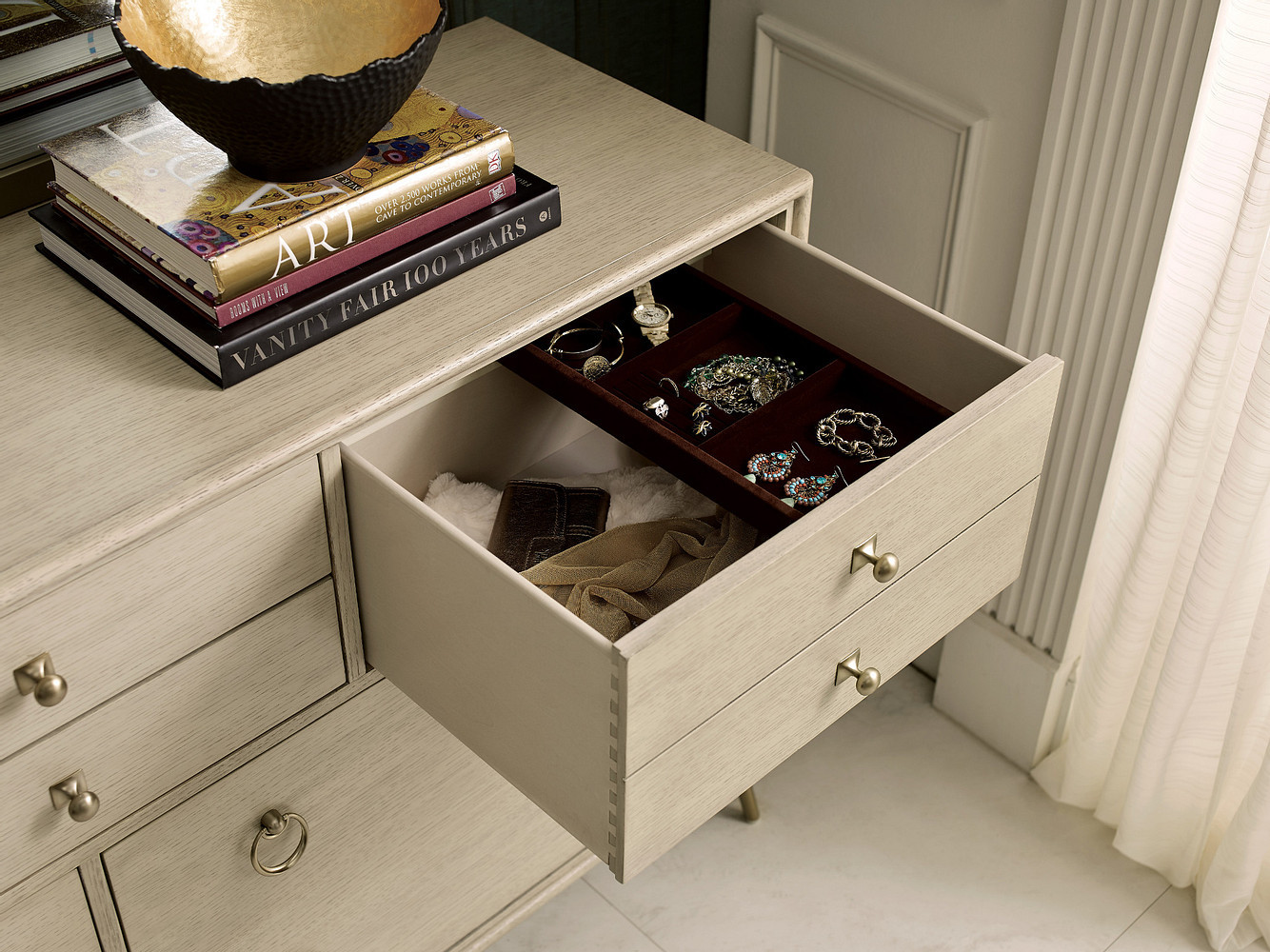 Комод STRADDELLA