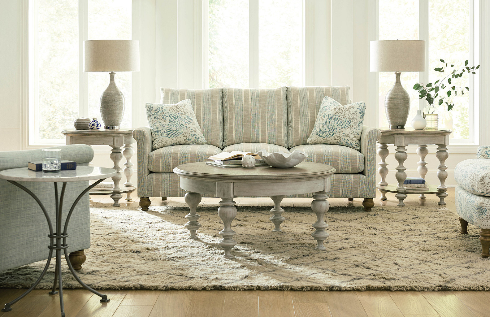 Стол журнальный BLAKENEY