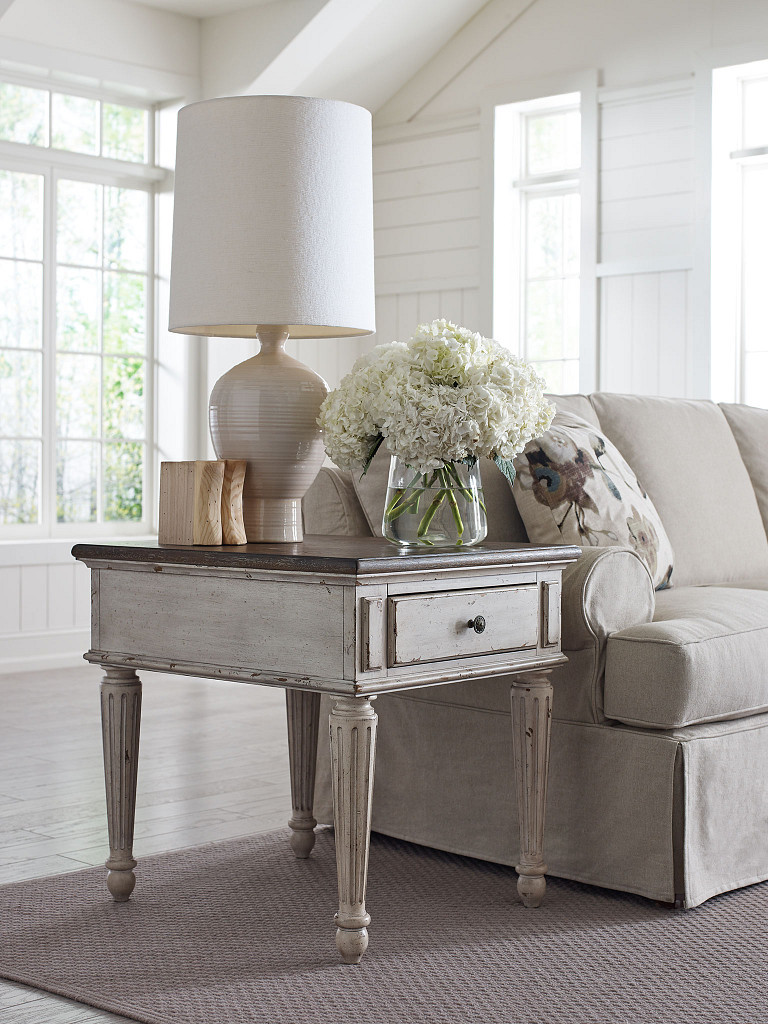 Стол придиванный