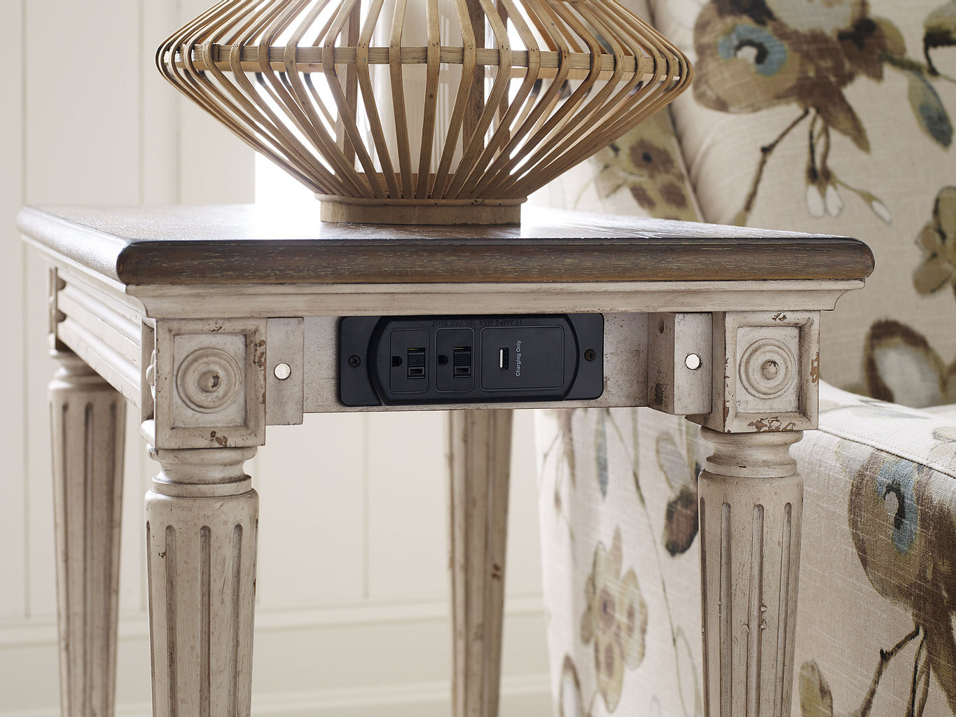 Столик придиванный