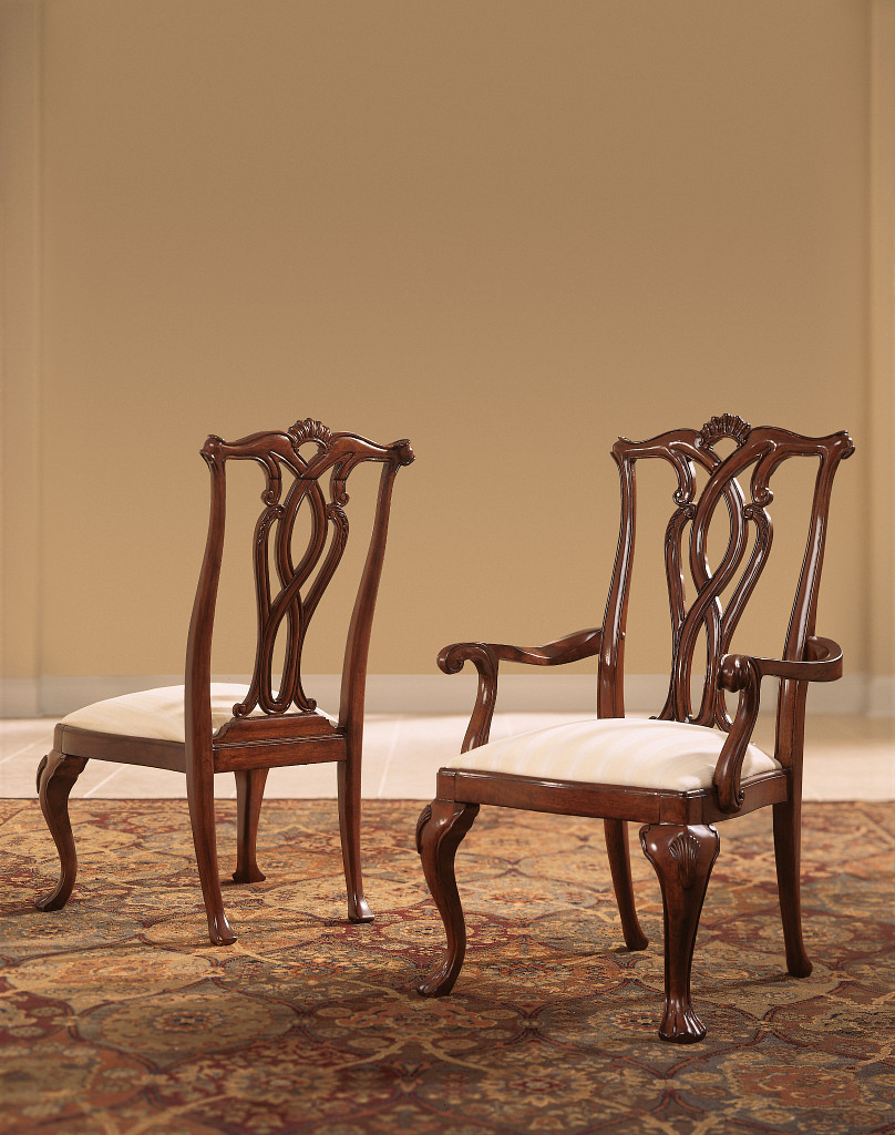 Стул PIERCED BACK