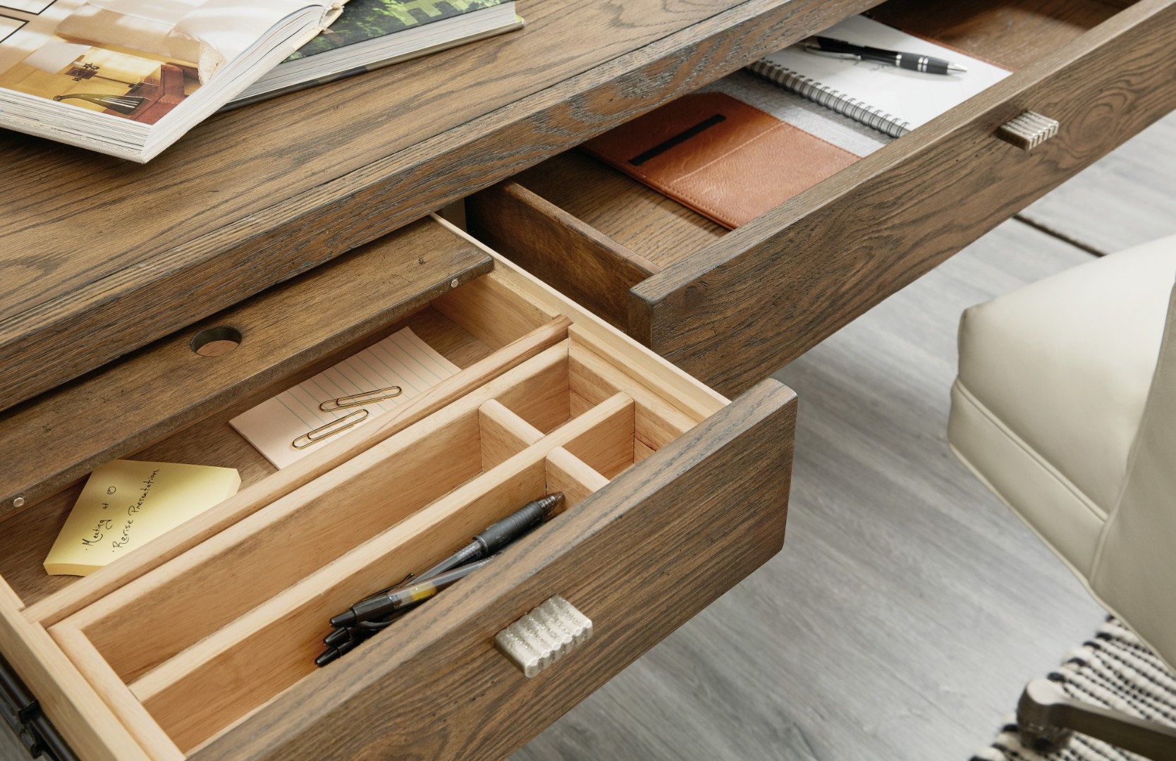 Стол письменный Chapman Writing Desk