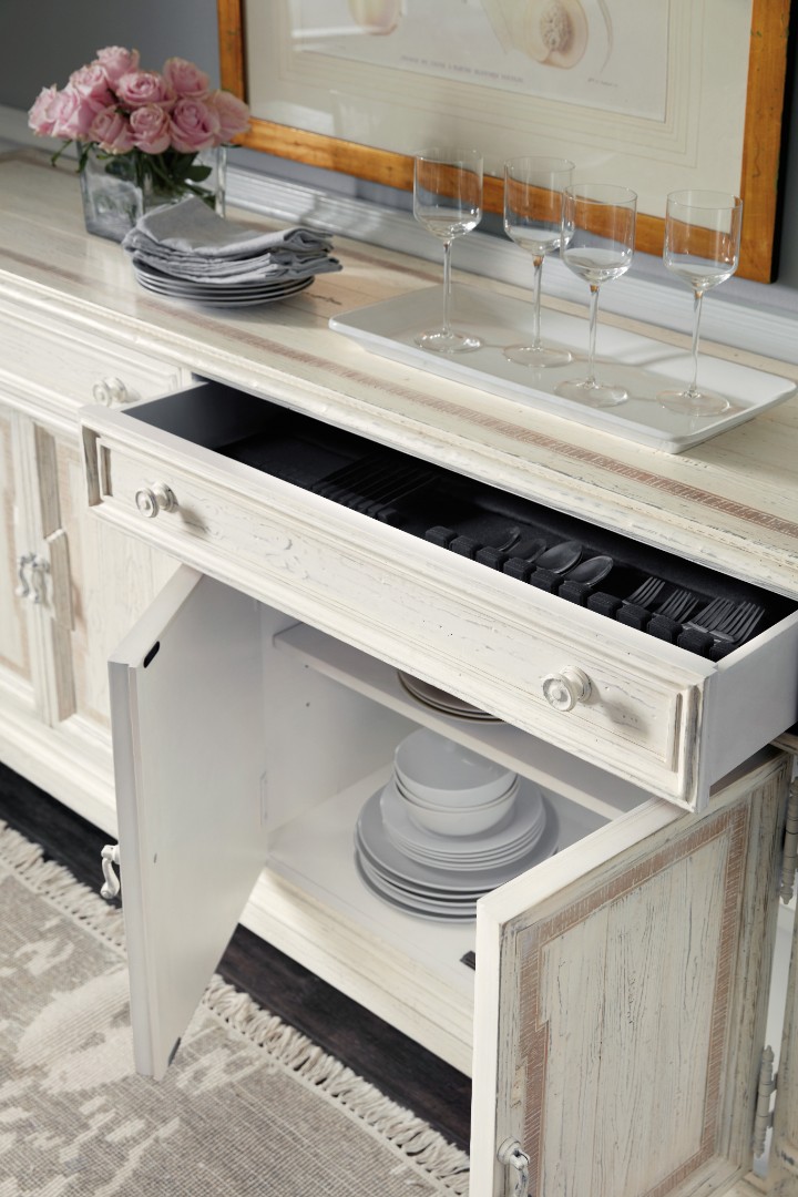 Буфет Traditions Buffet