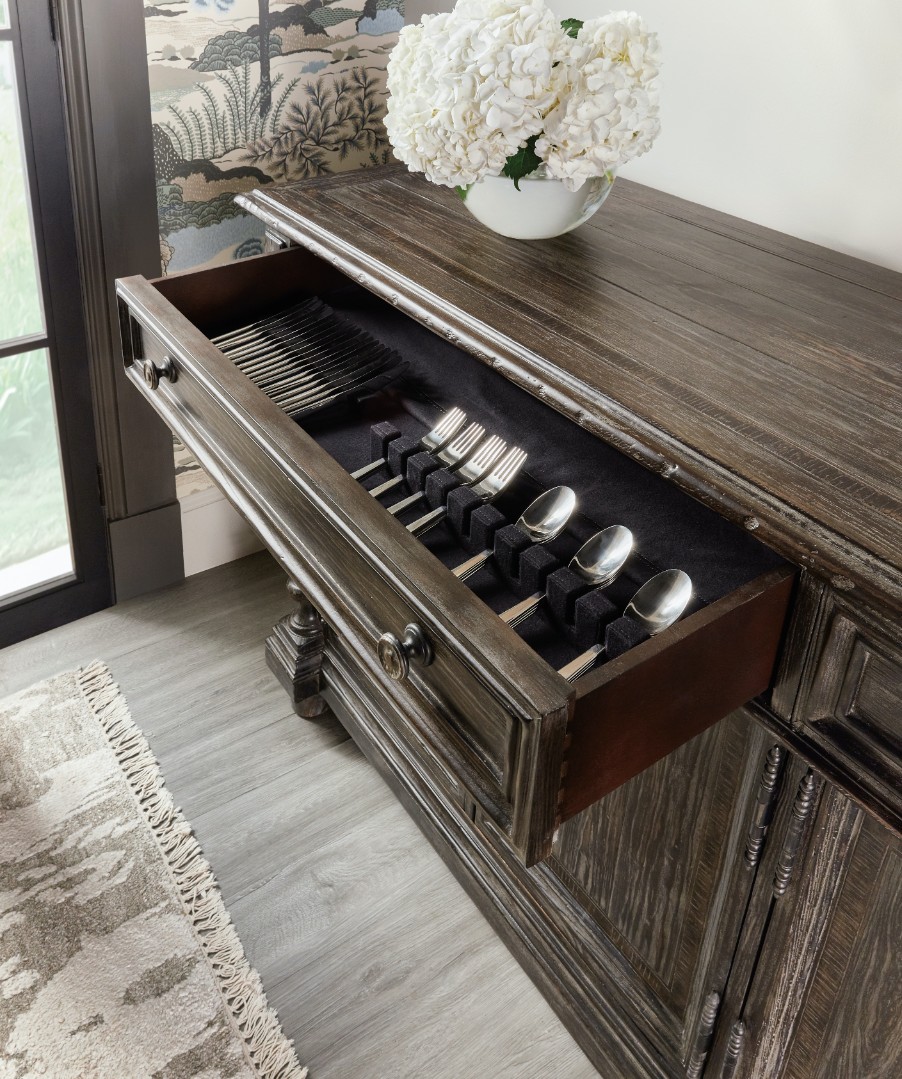 Буфет Traditions Buffet