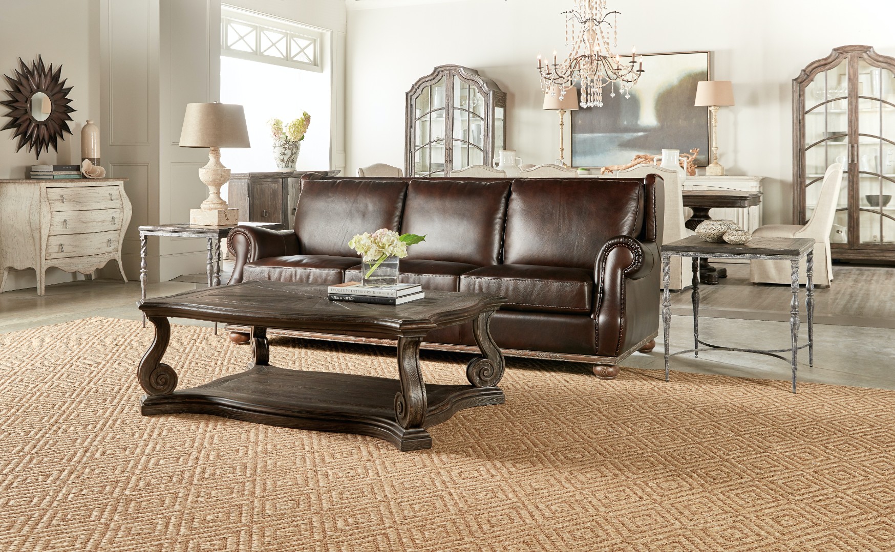 Столик коктейльный Traditions Rectangle Cocktail Table