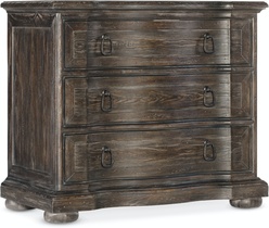 Прикроватная тумба Traditions Three-Drawer Nightstand