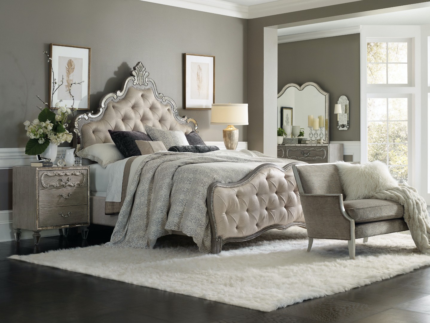 Кровать Sanctuary Upholstered California King Panel Bed