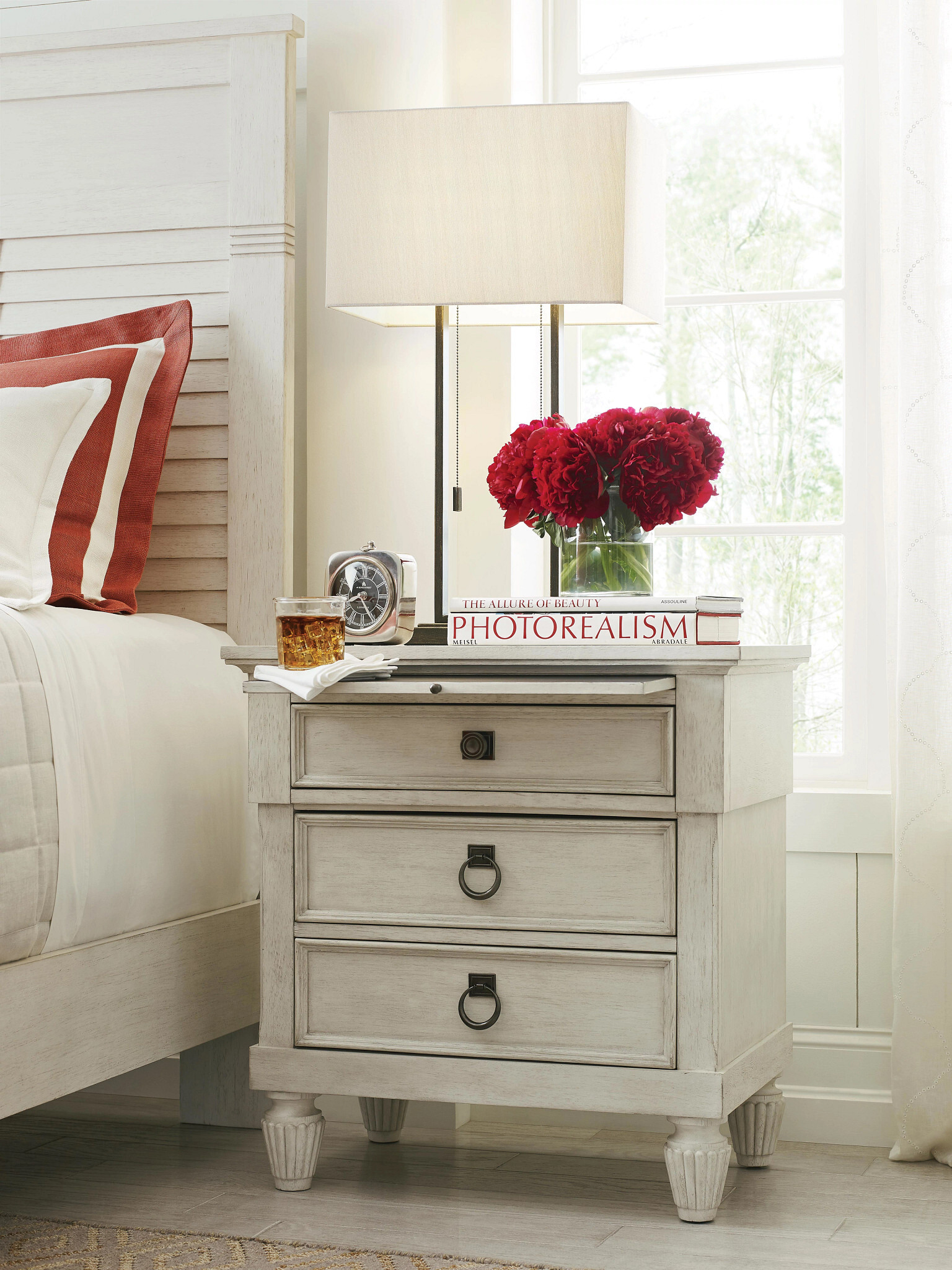 Тумба прикроватная Augustine