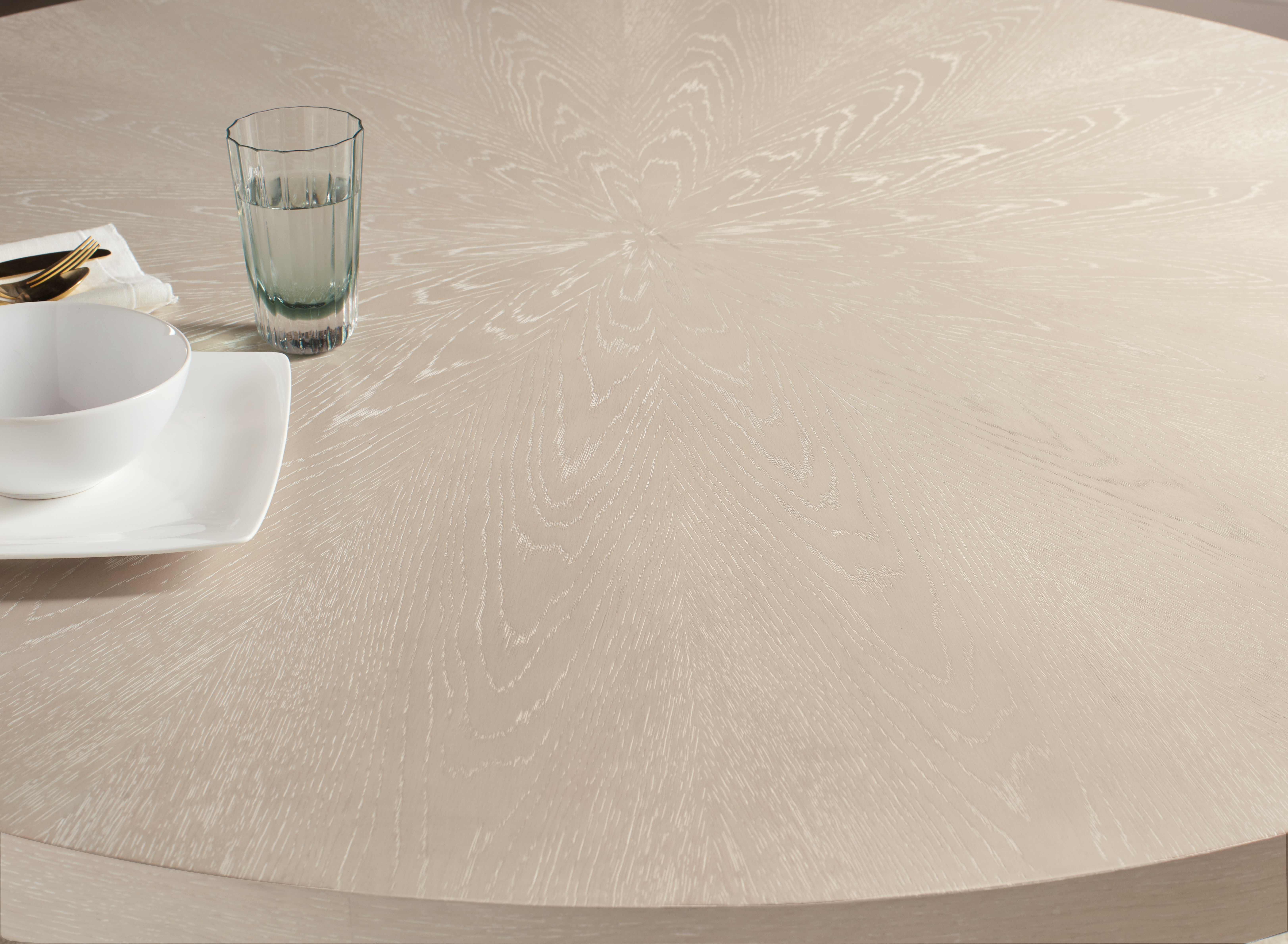 Стол обеденный круглый Nouveau Chic