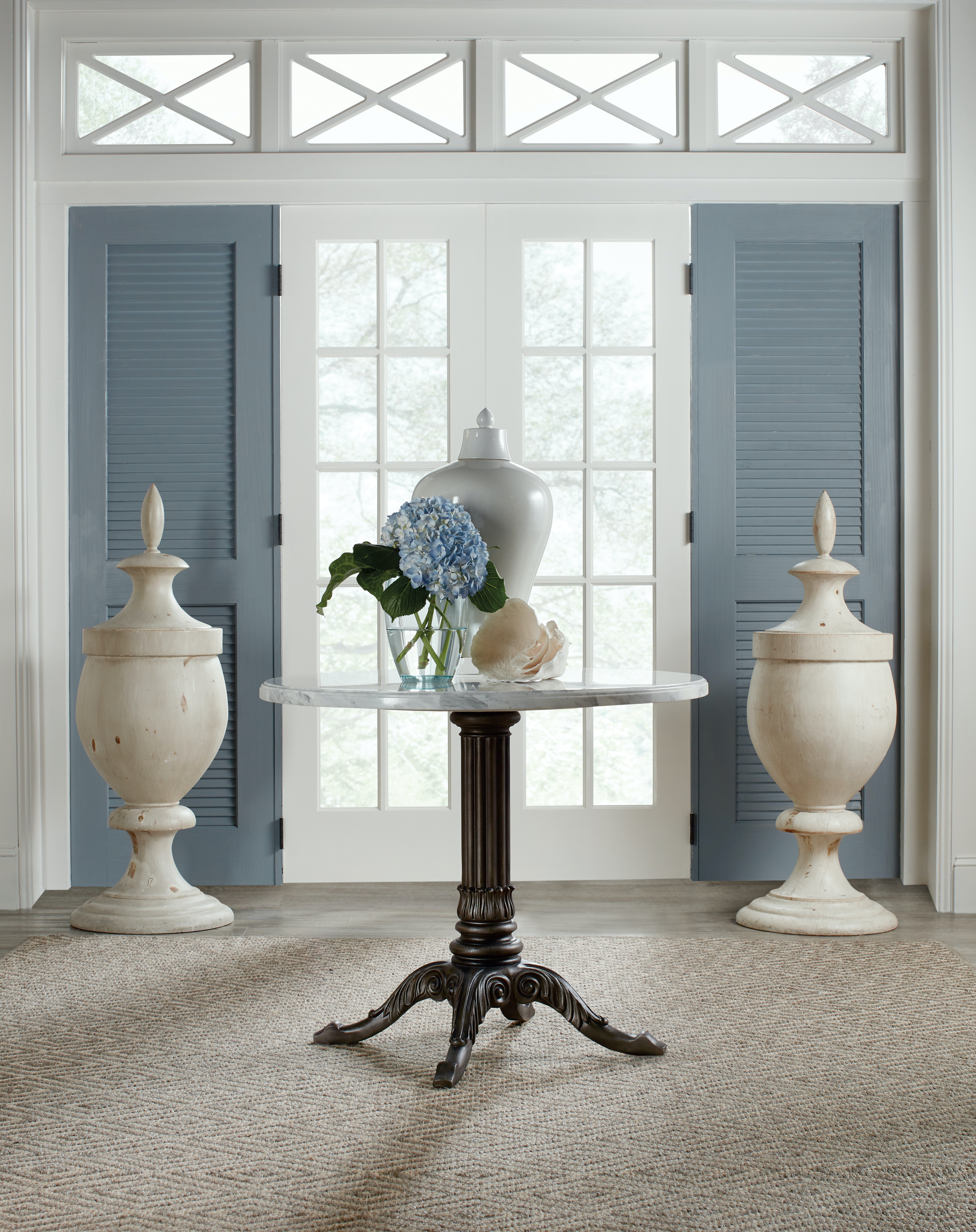 Стол обеденный круглый Charleston Bistro