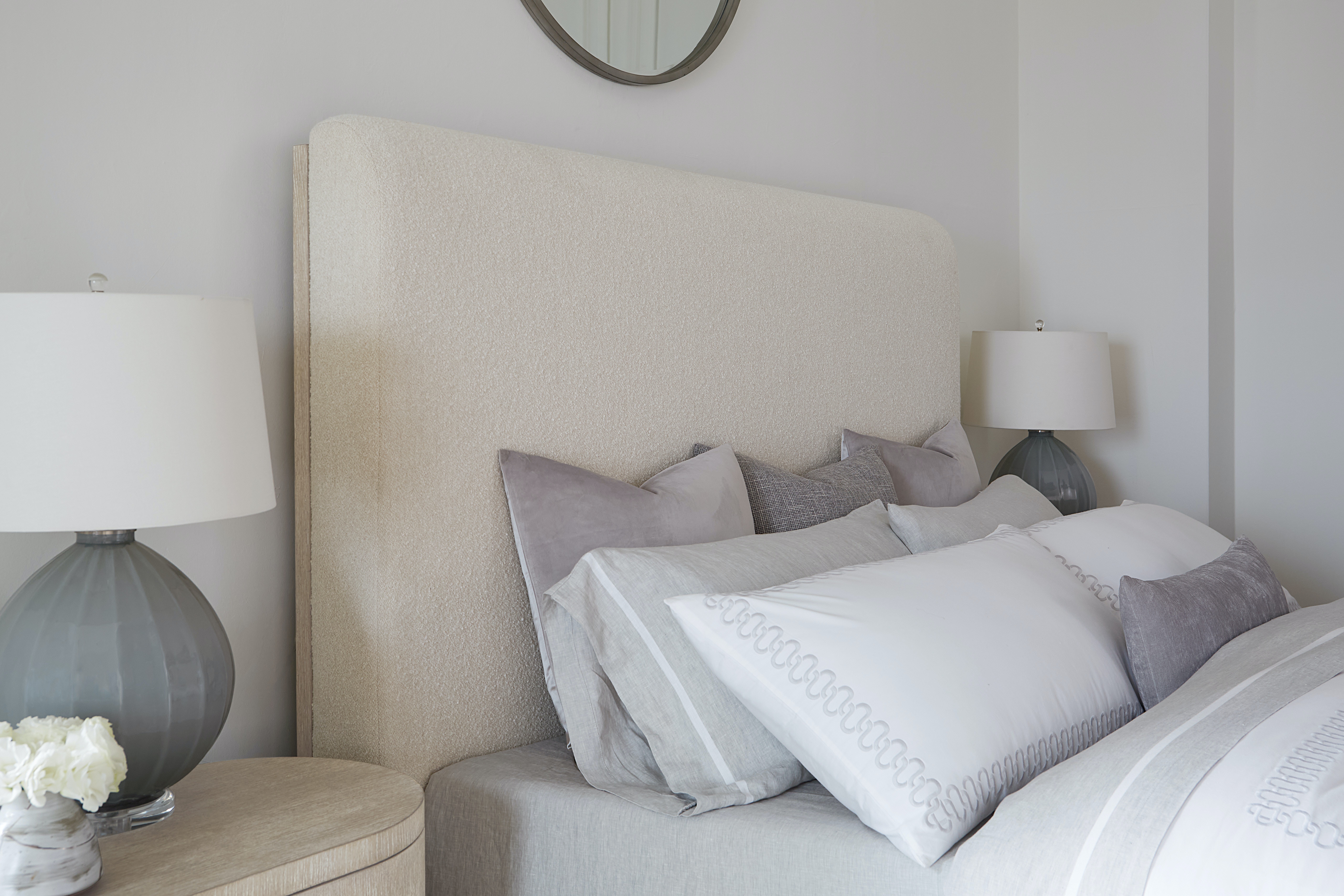 Кровать Modern Mood Cal King Upholstered