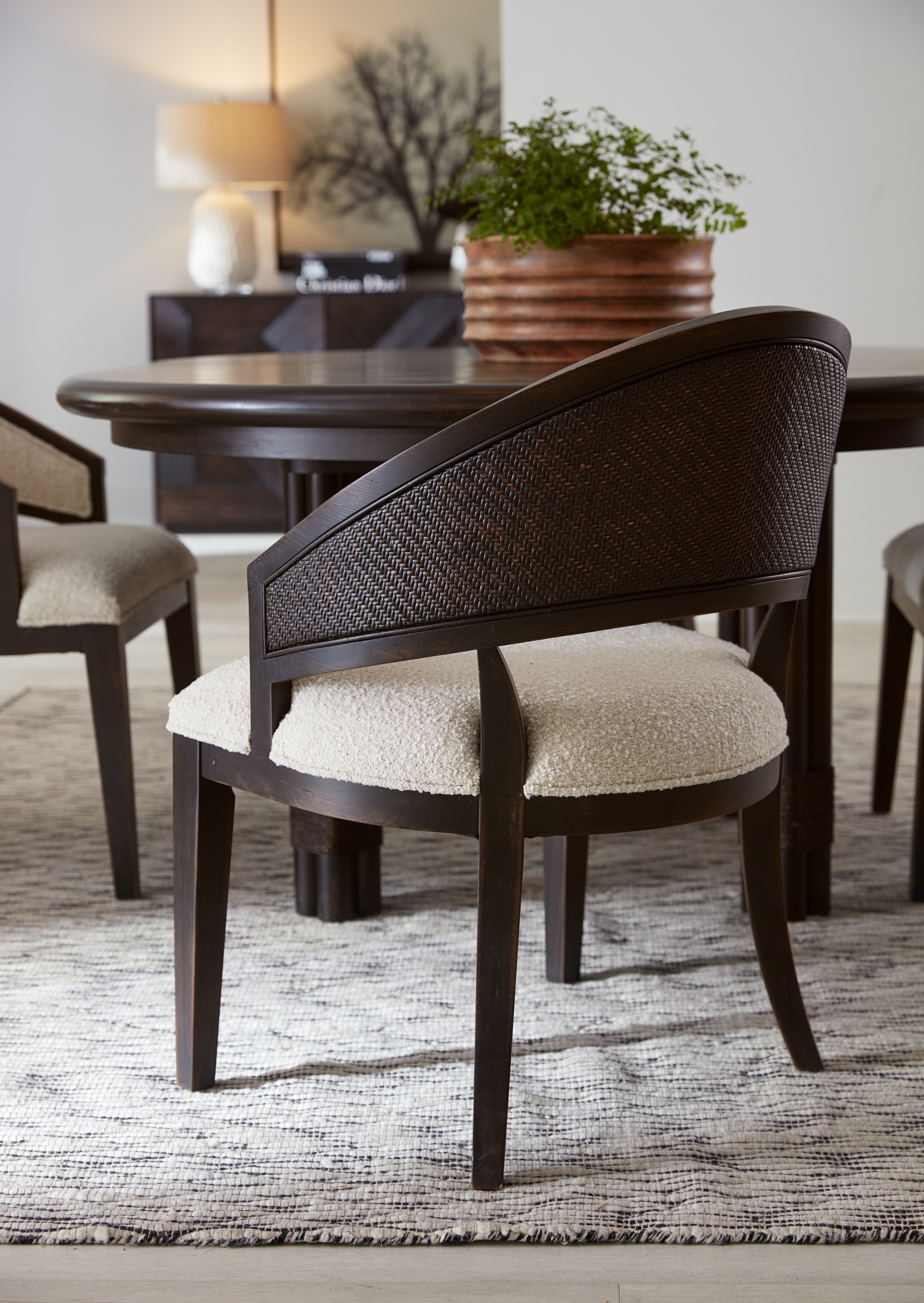 Стул с подлокотниками Retreat Cane Barrel Back