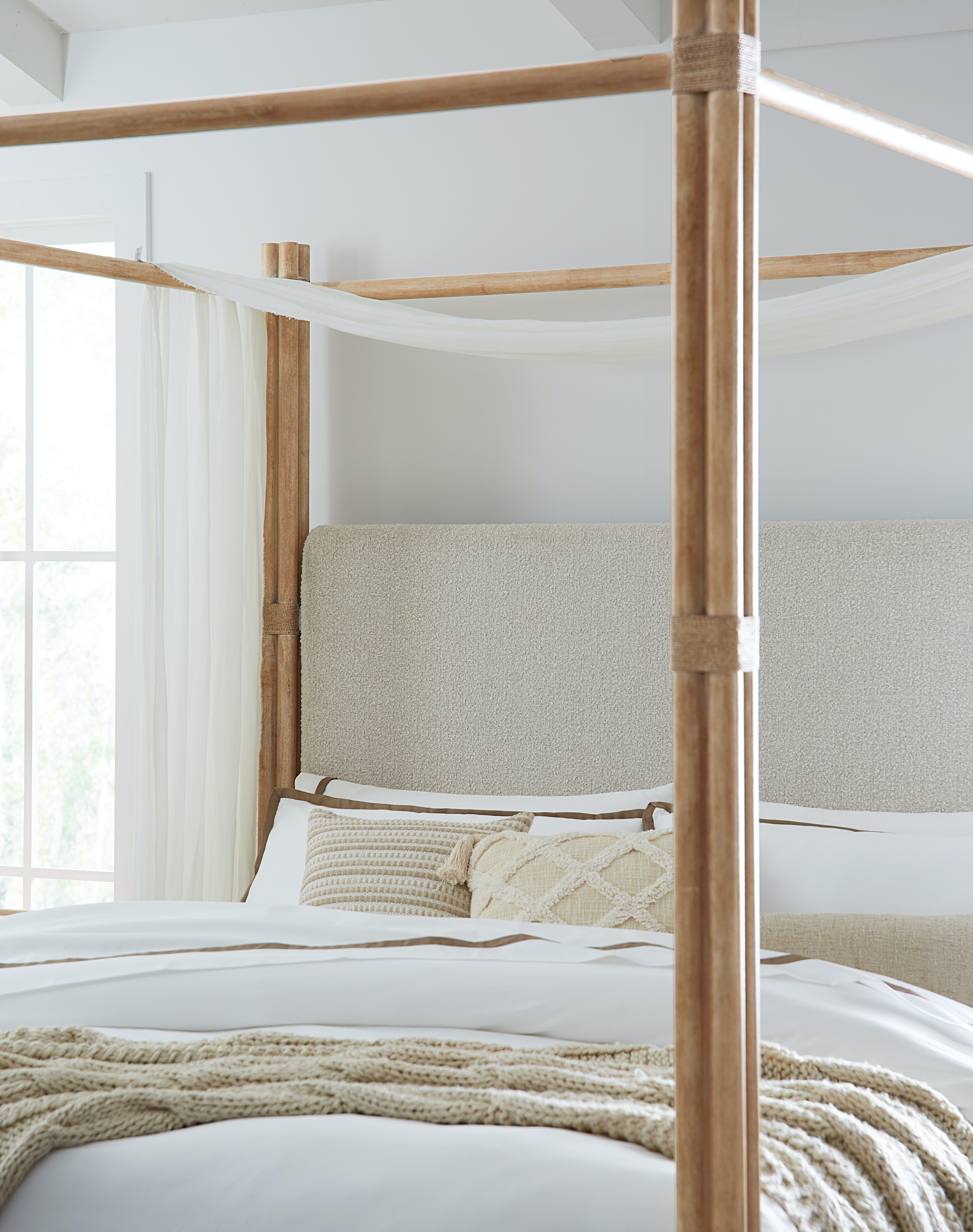 Кровать Retreat Pole Rattan Cal King