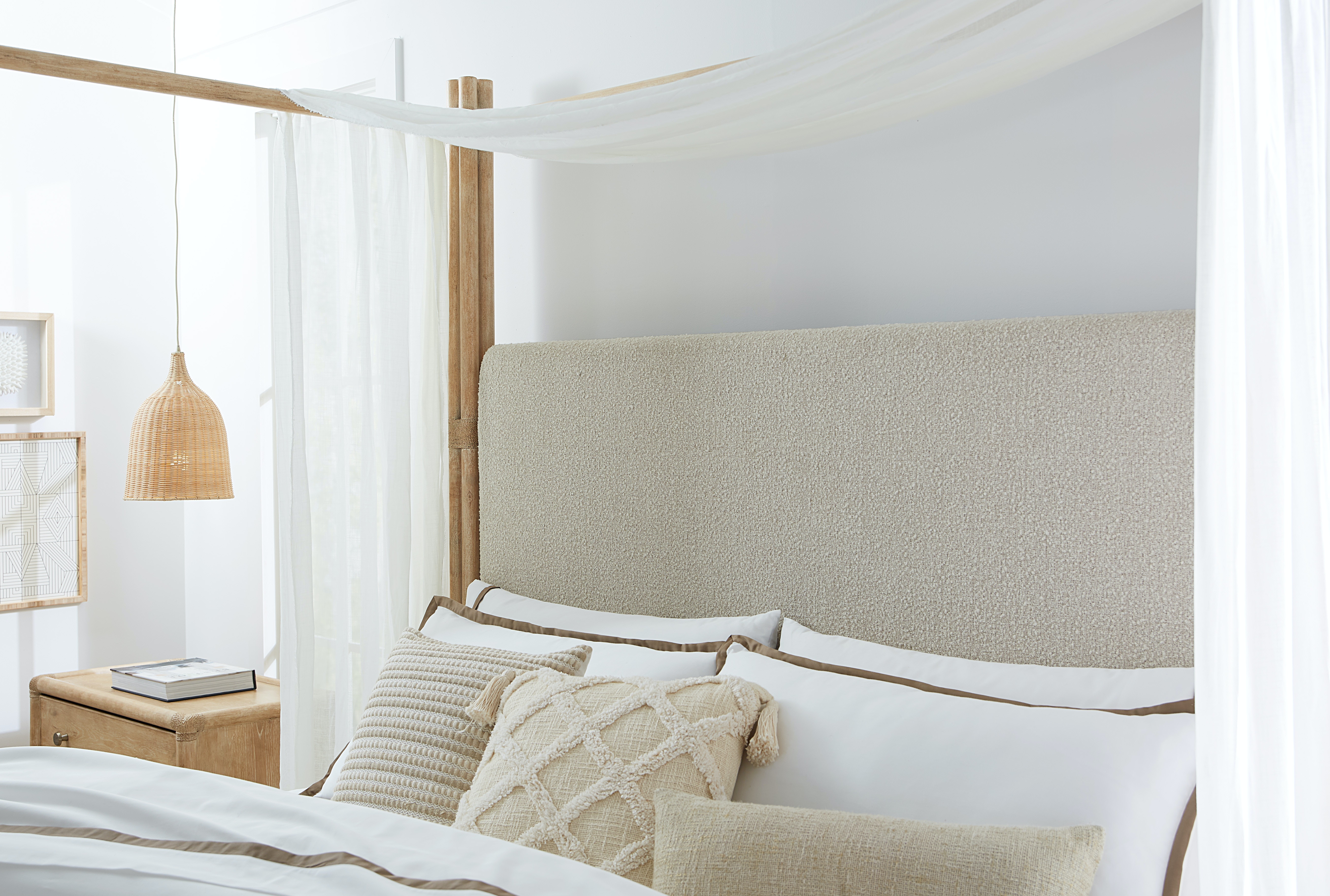 Кровать Retreat Pole Rattan King