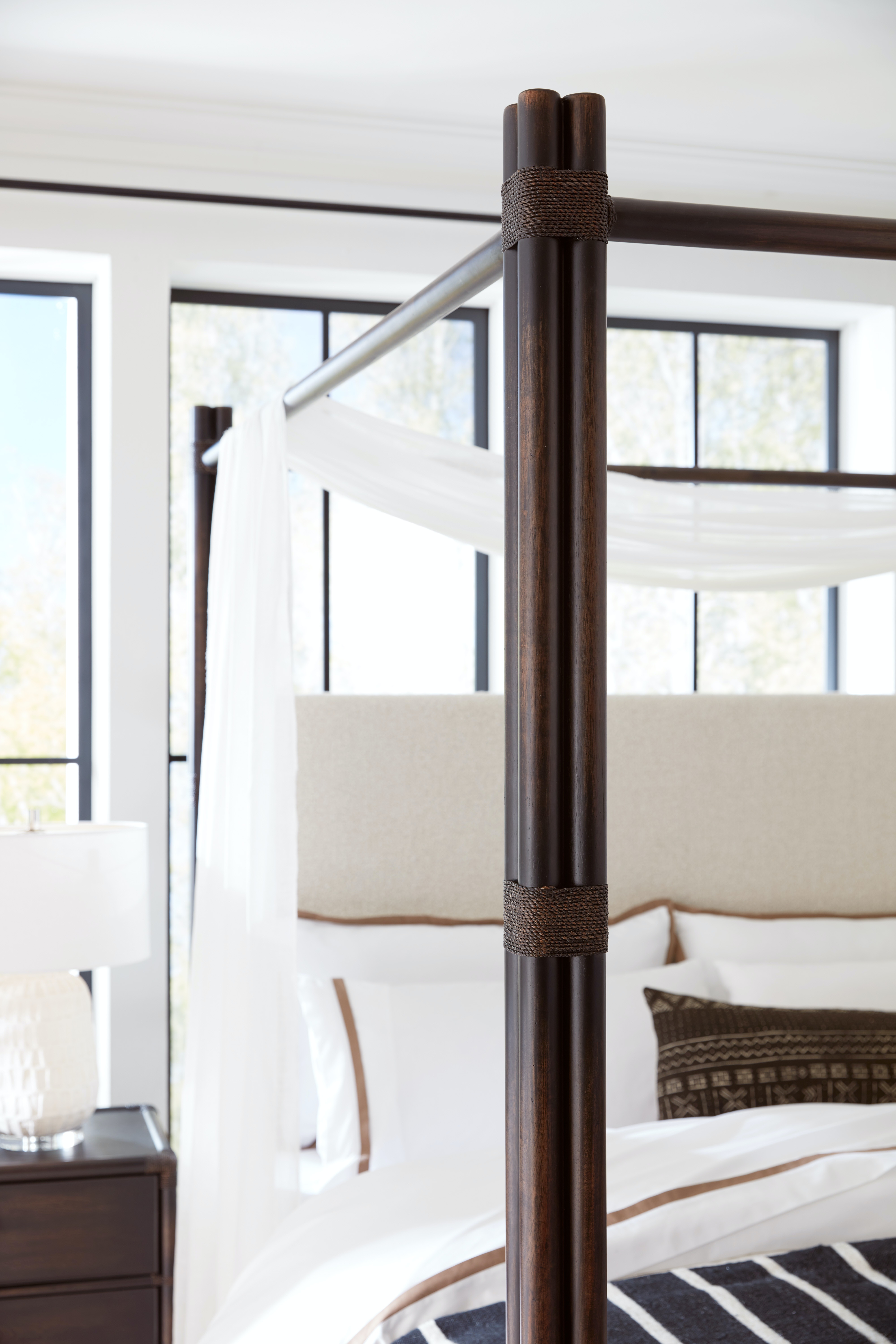 Кровать Retreat Pole Rattan King