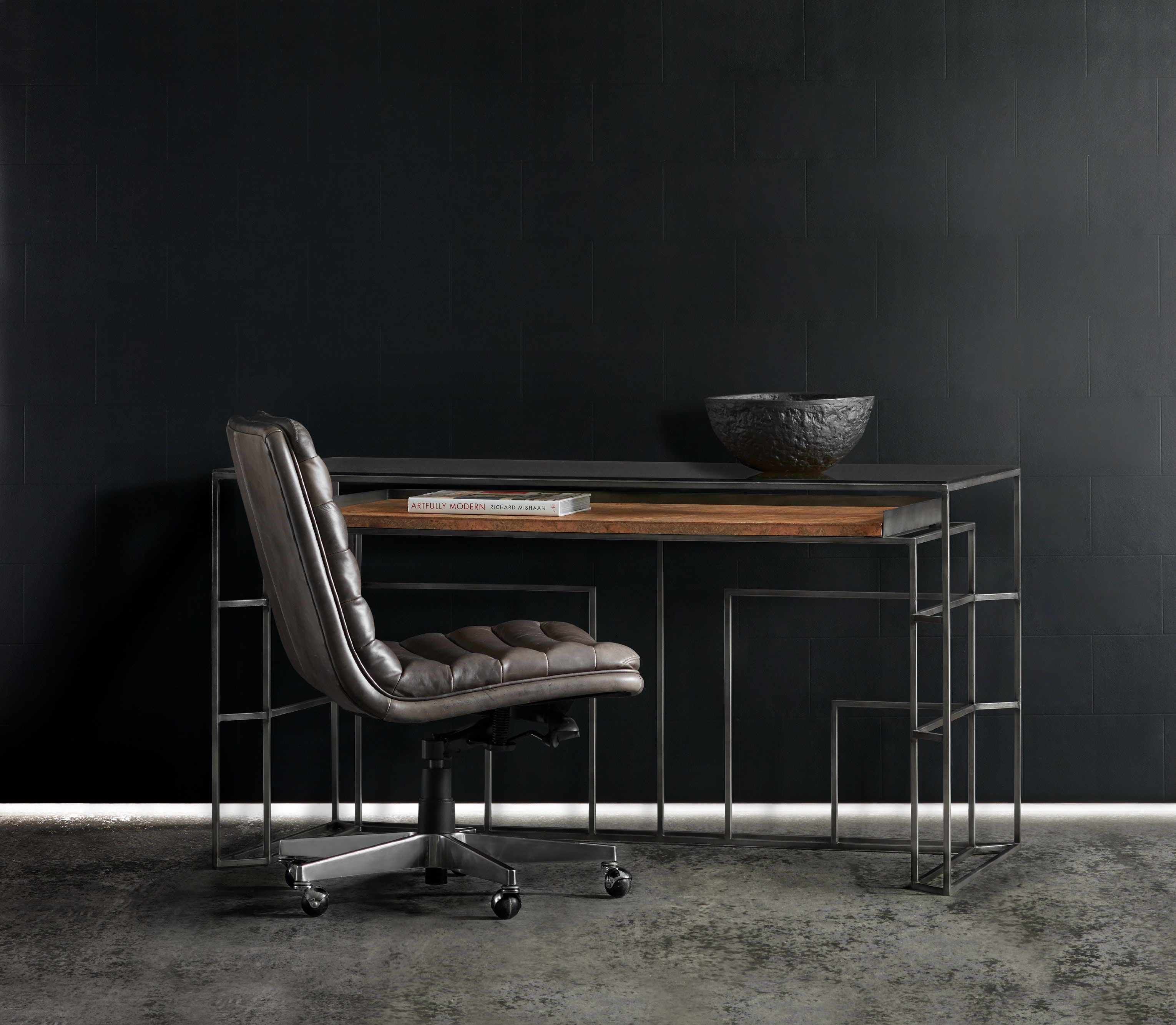 Кресло офисное Wyatt Executive Swivel Tilt