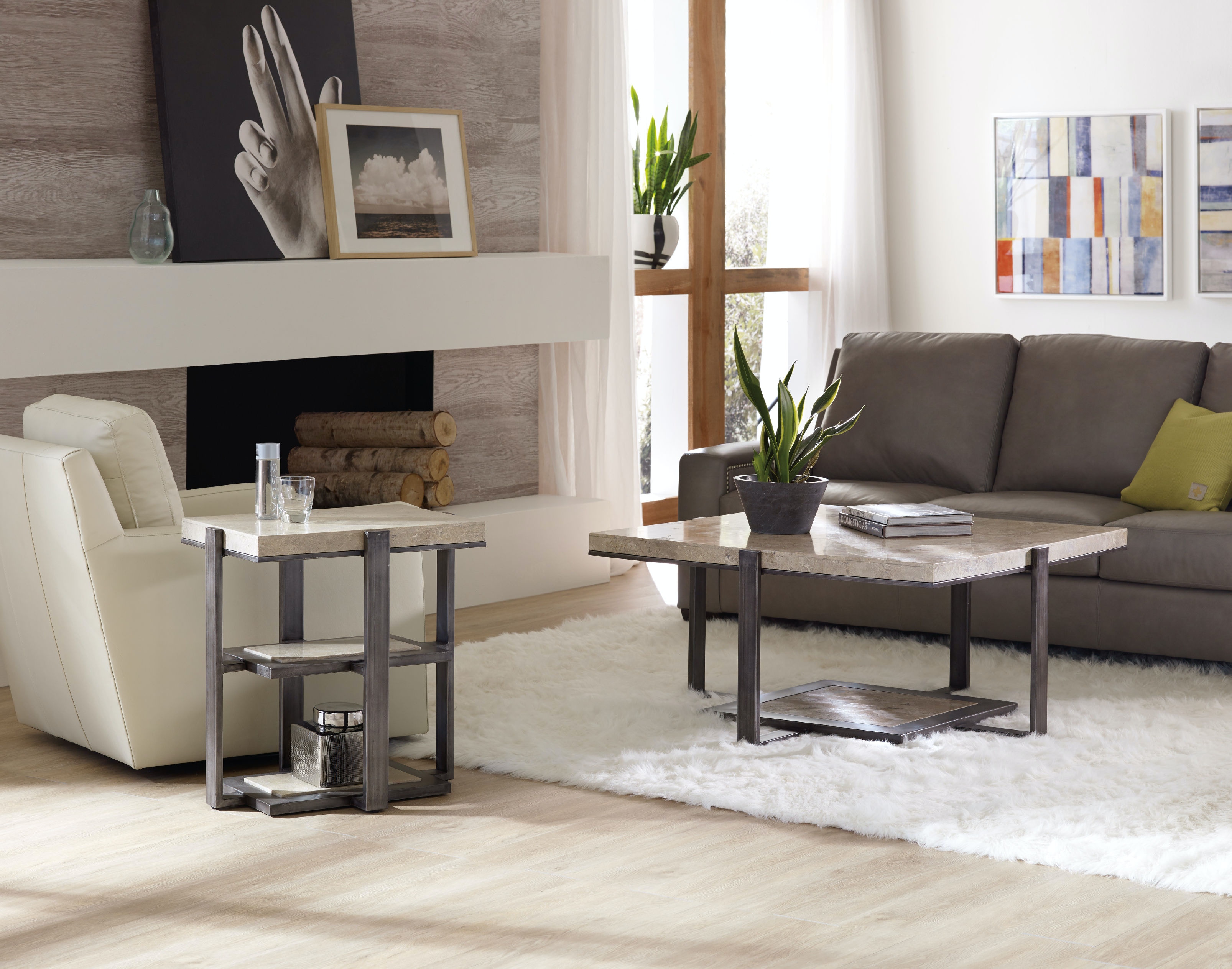 Столик придиванный Hooker Chairside Table