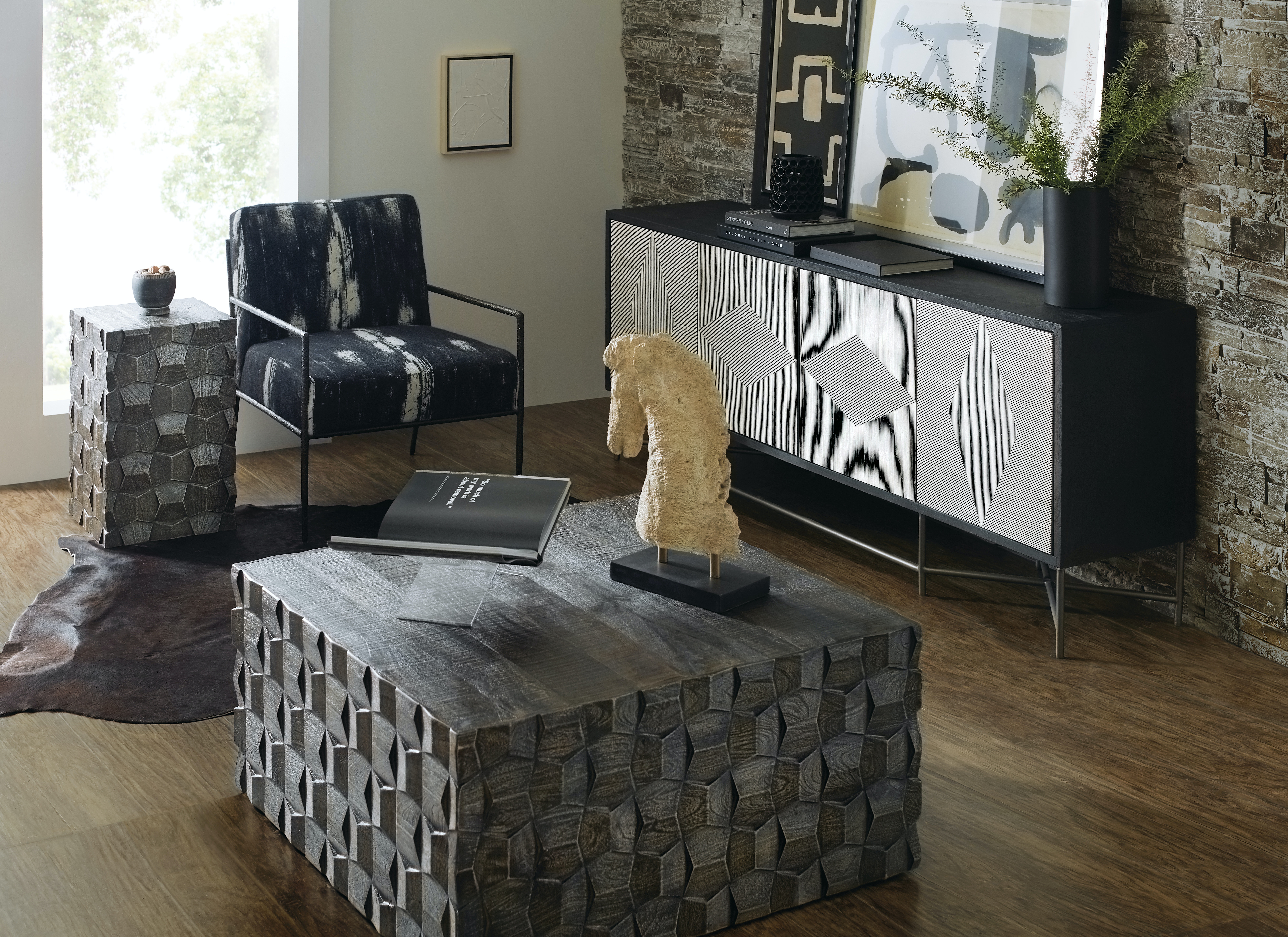 Стол коктейльный Commerce and Market Chiseling Cocktail Table