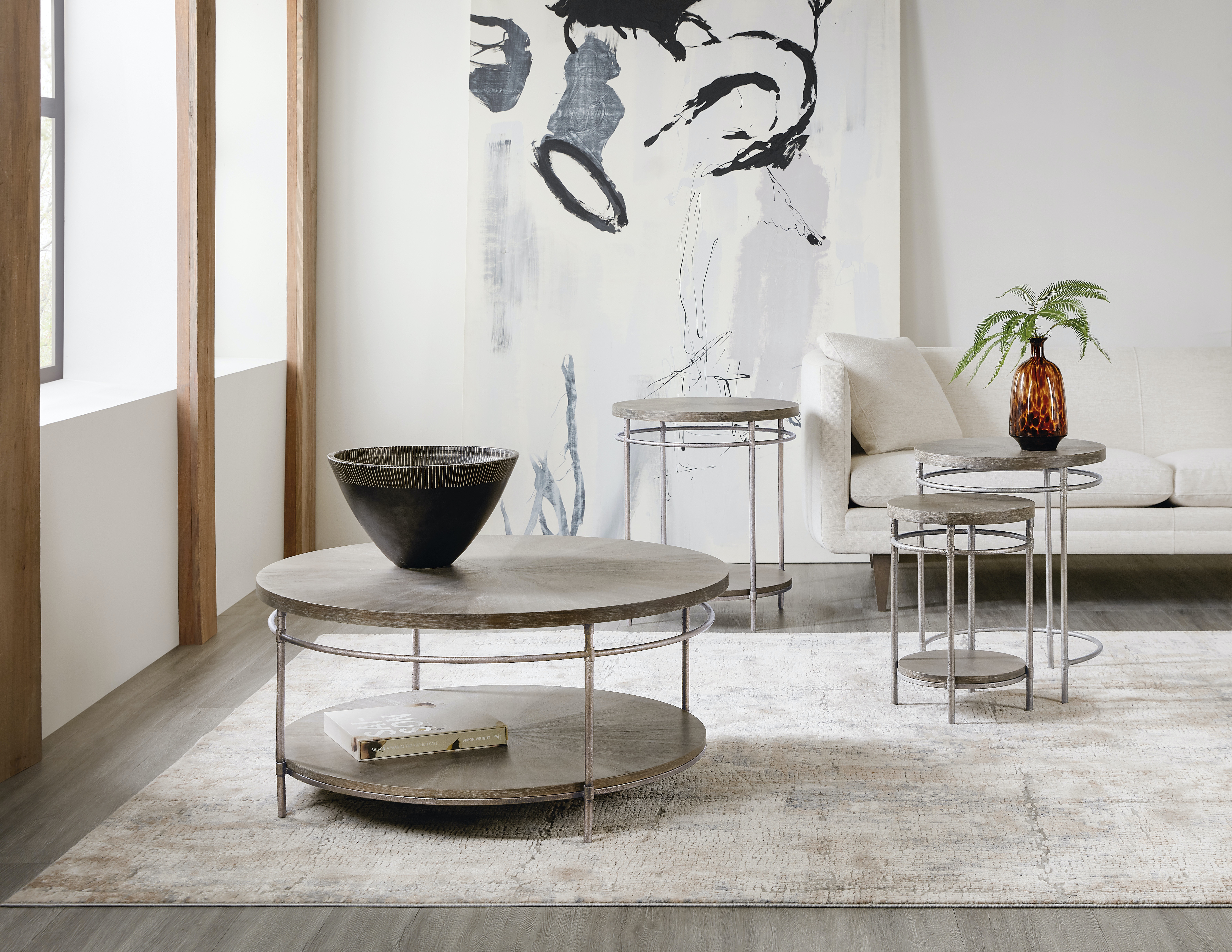 Столик придиванный Commerce and Market Round End Table