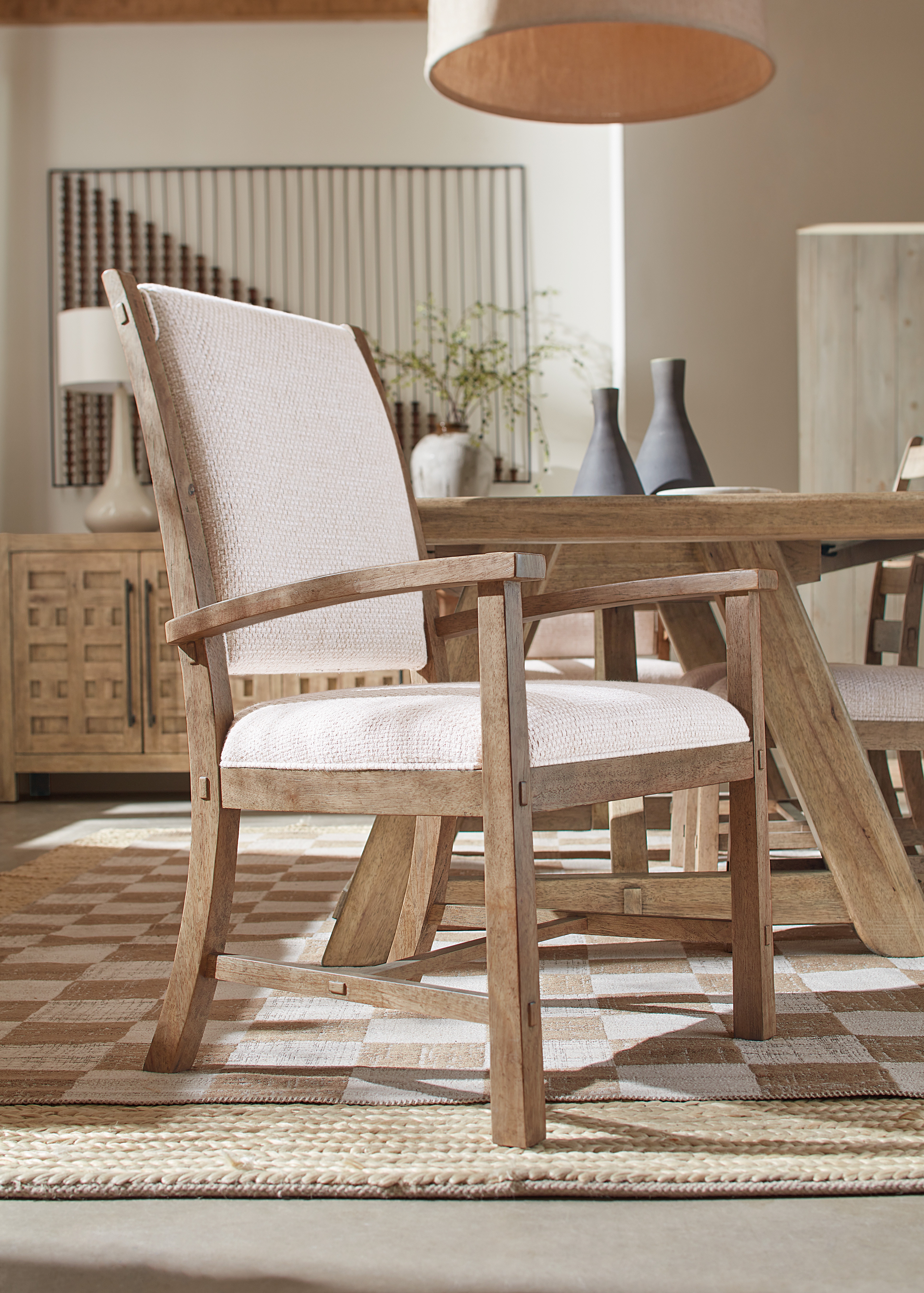 Стул с подлокотниками Vineyard Row