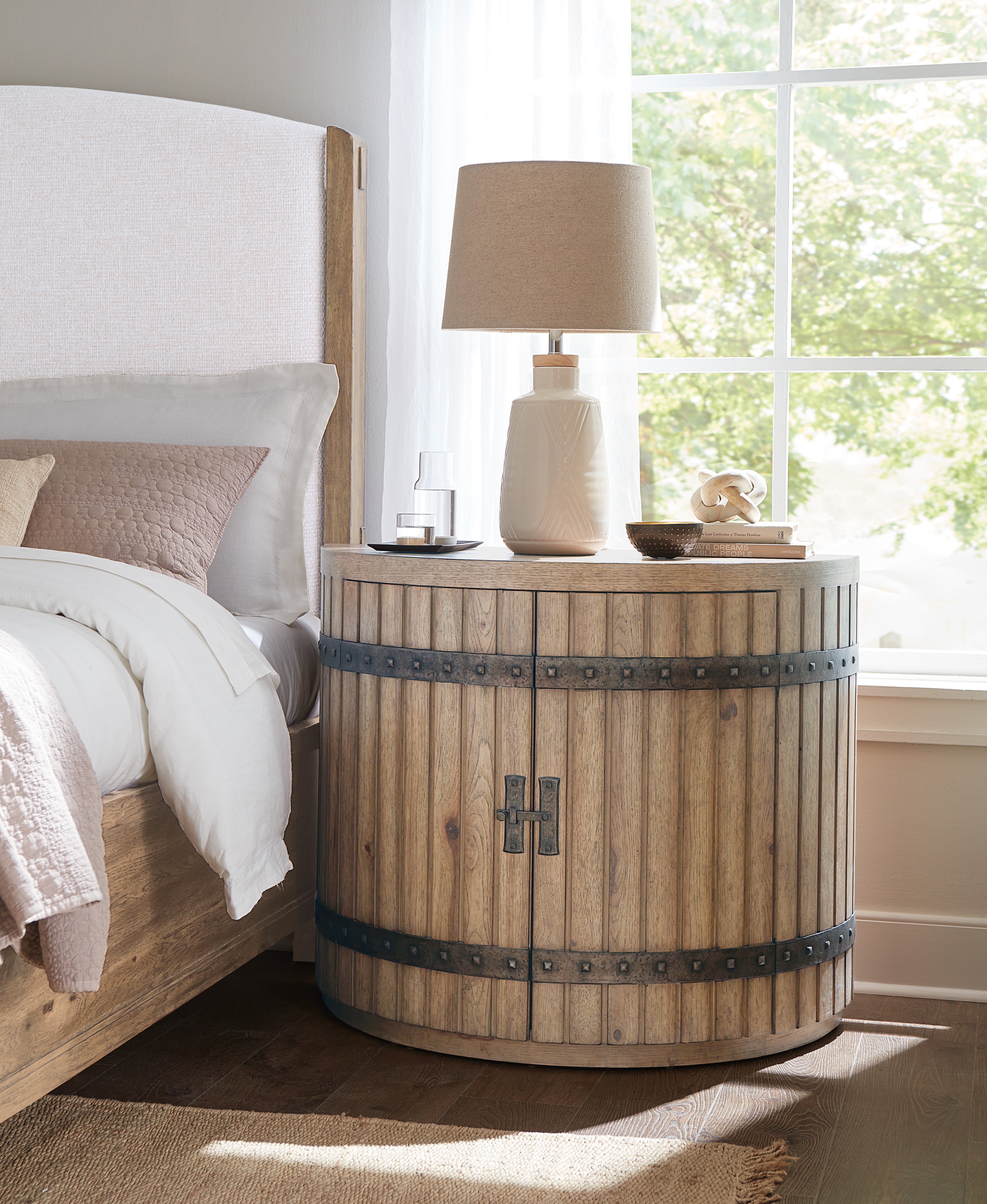 Тумба прикроватная Vineyard Row Demilune Nightstand