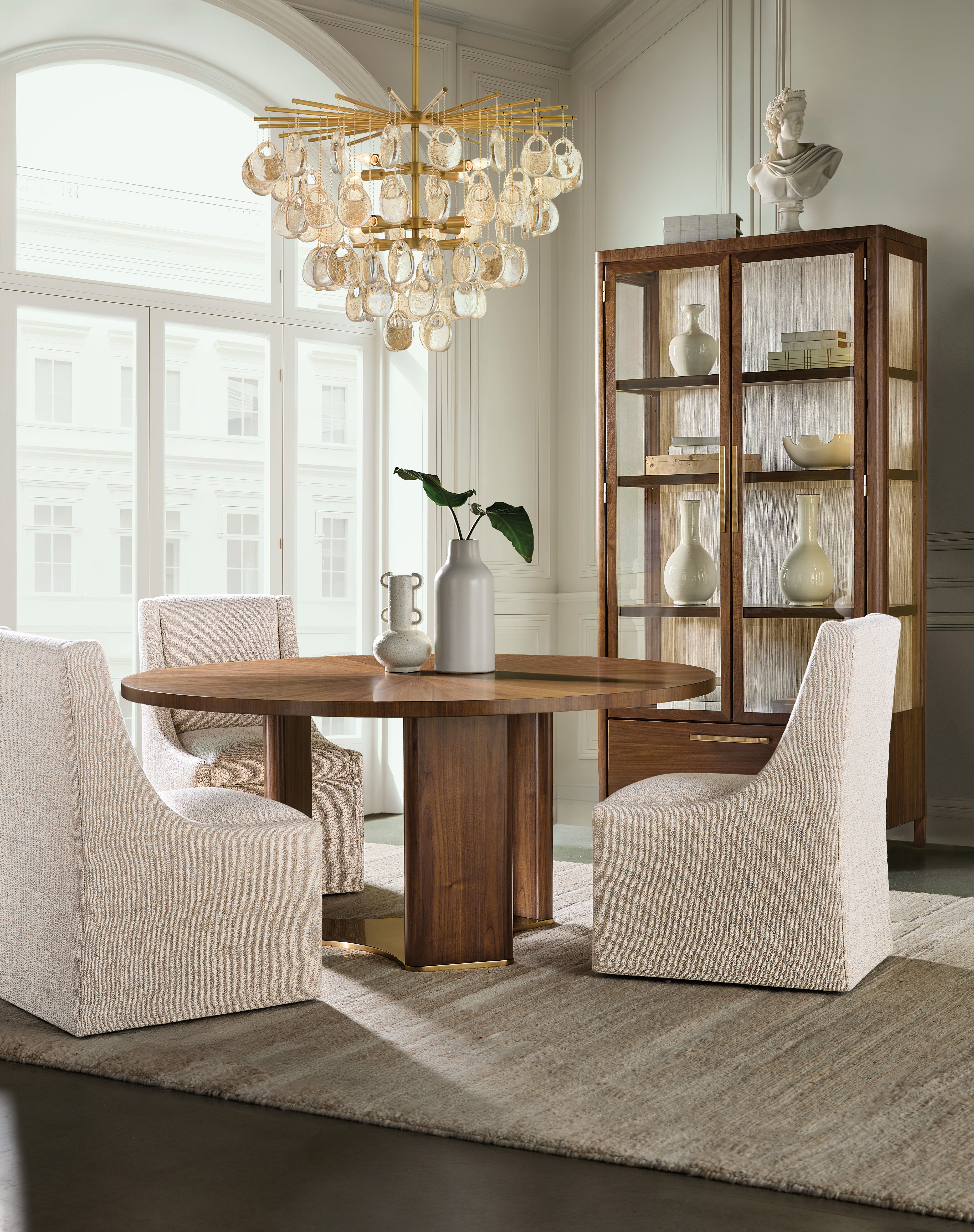 Стол обеденный круглый Eleana