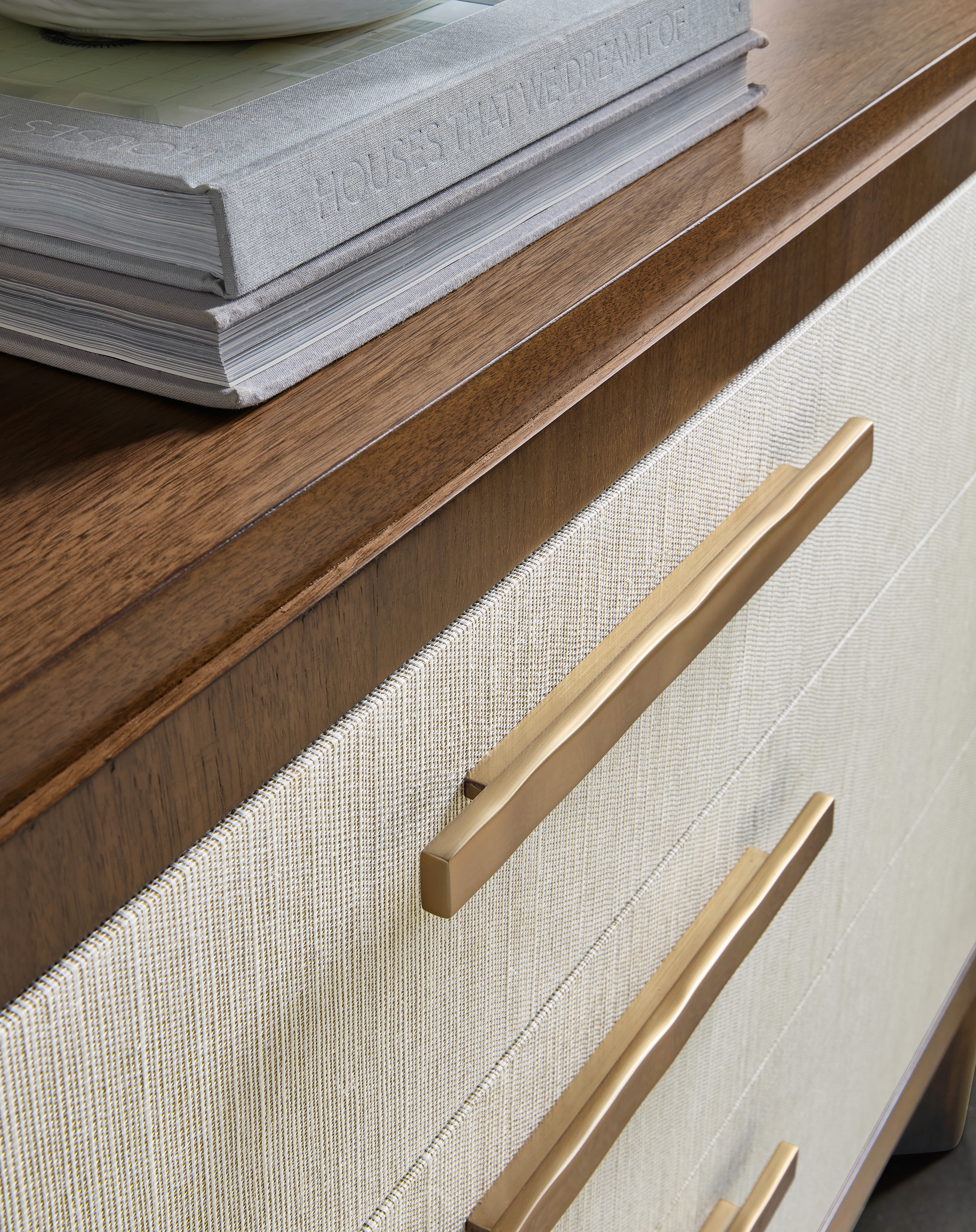 Комод с тремя ящиками Eleana