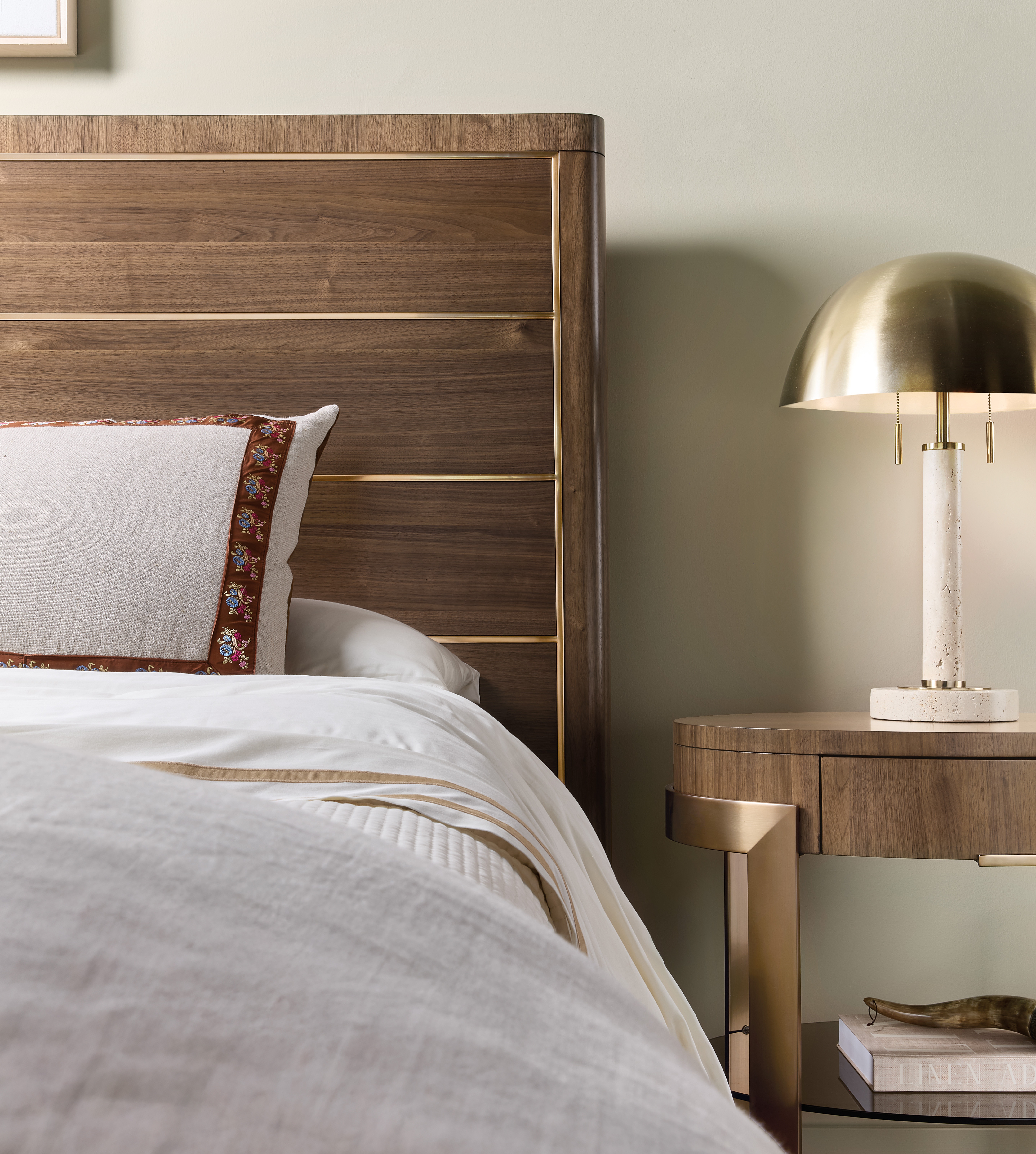 Кровать Eleana California King Panel Bed