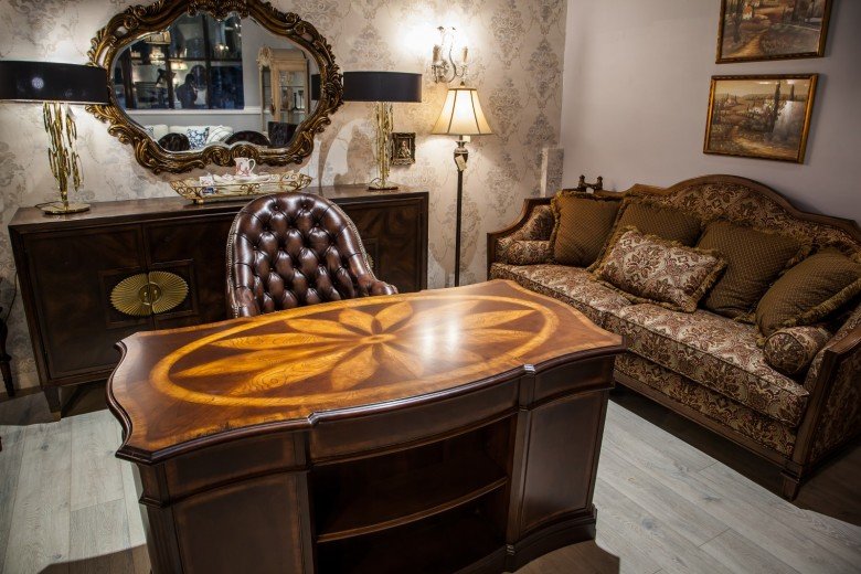 Стол письменный