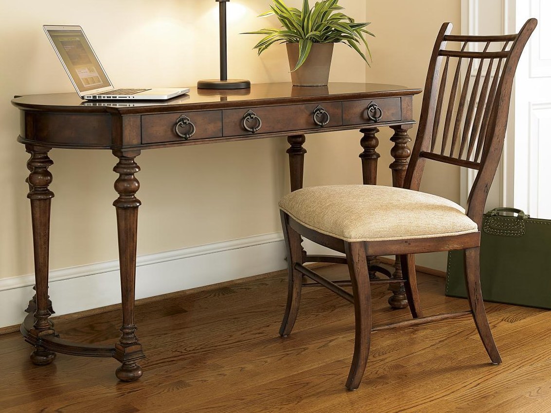 Стол письменный