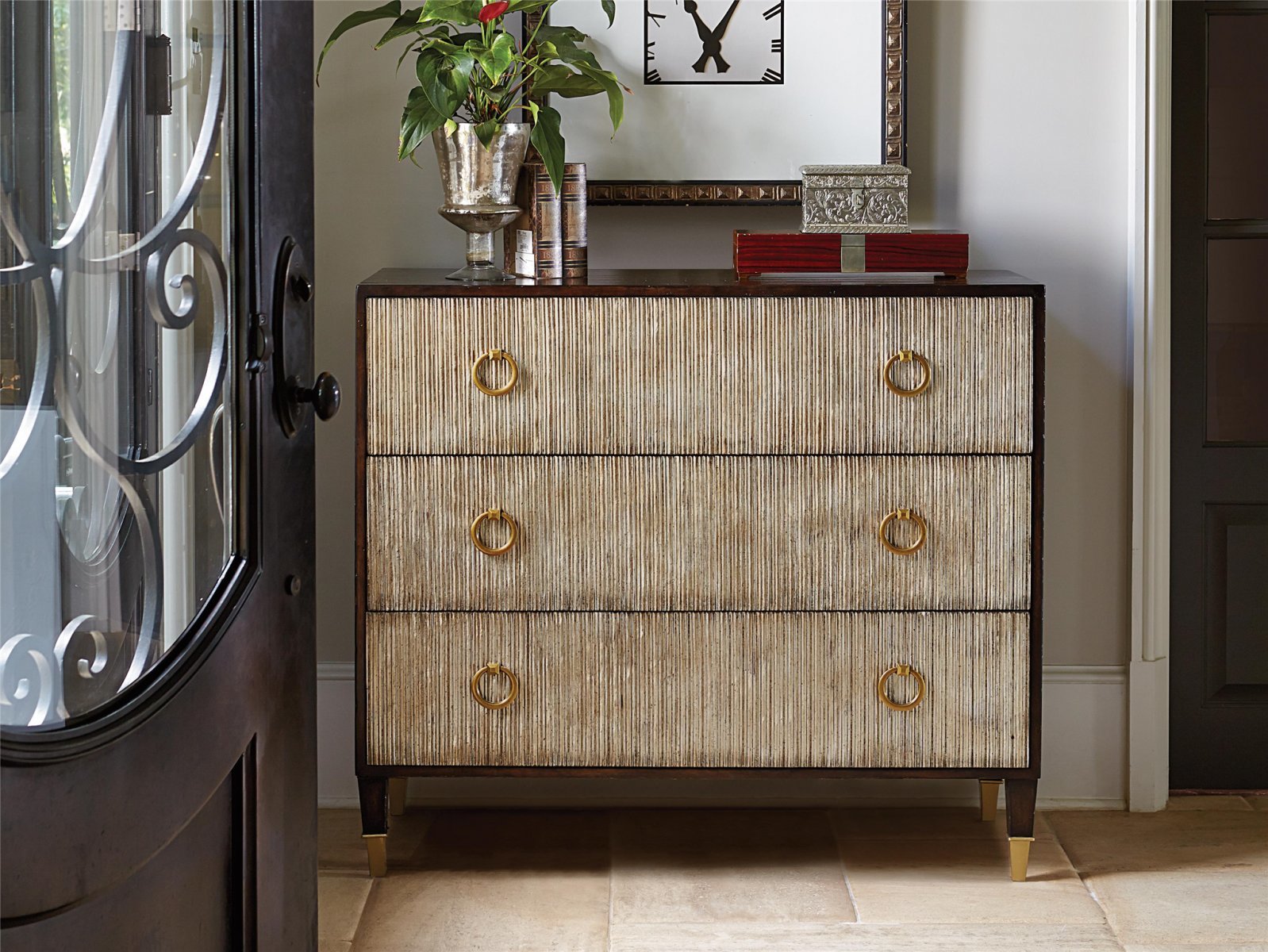 Комод для гостиной