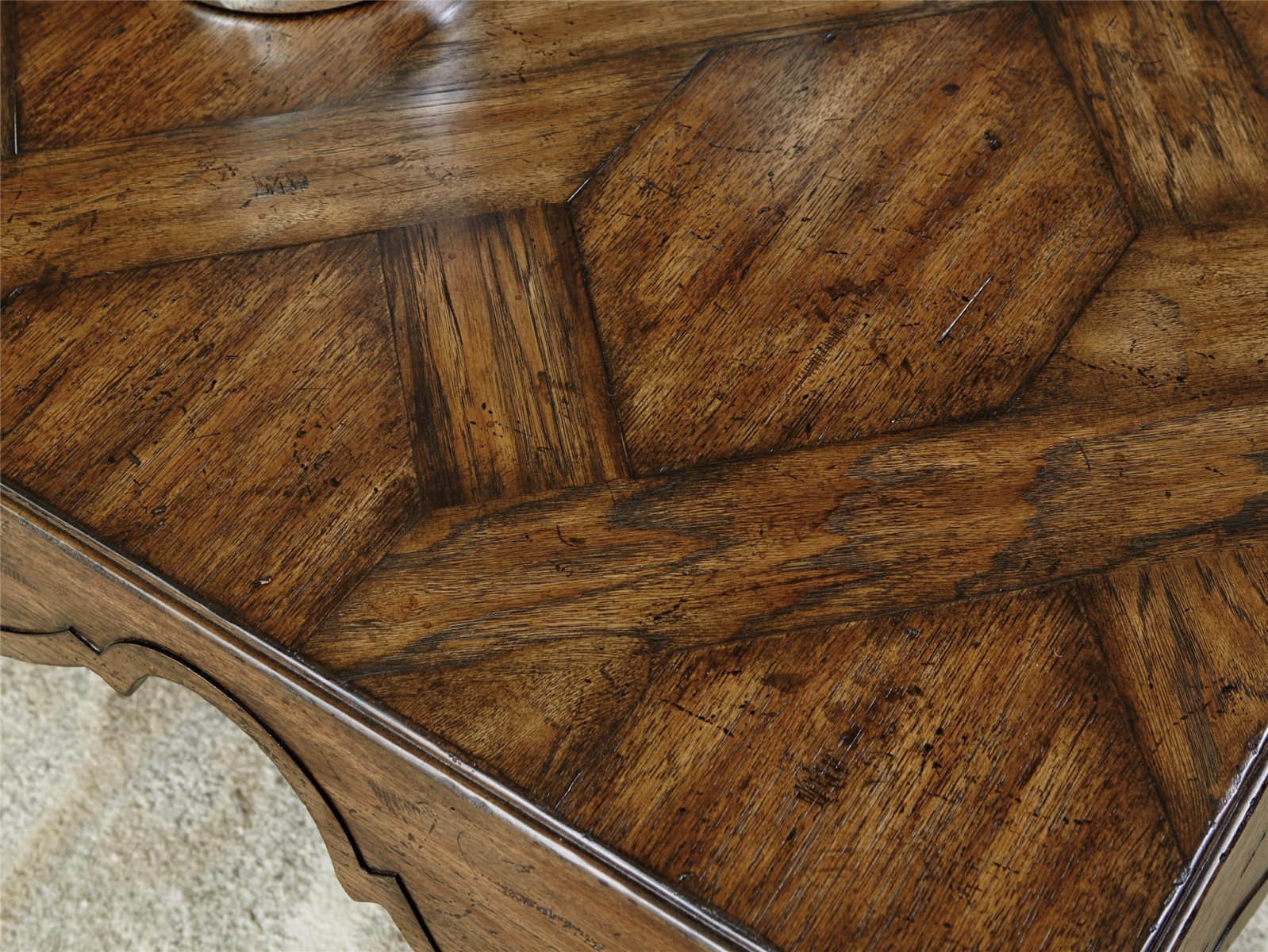 Столик коктейльный