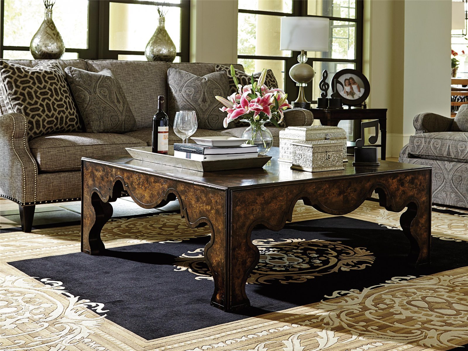 Столик коктейльный