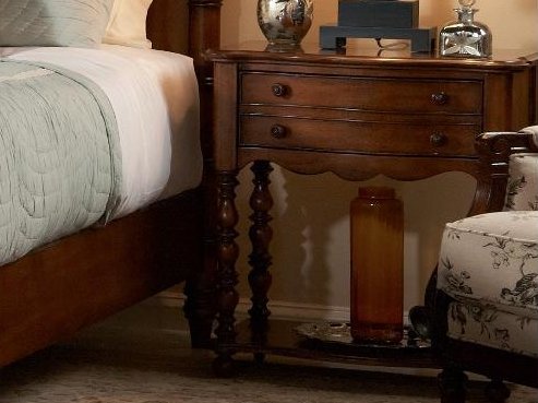 Тумба прикроватная на ножках