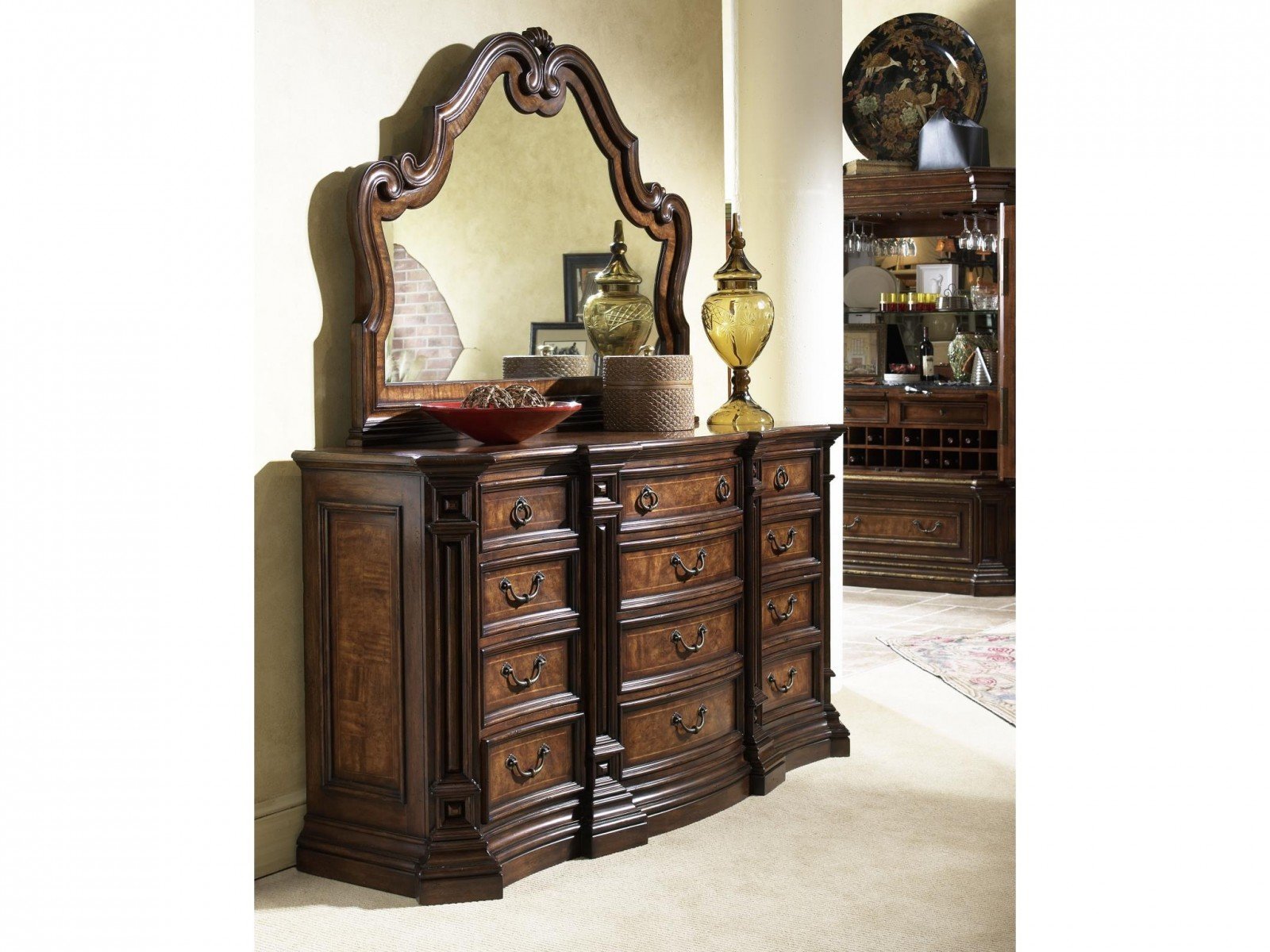 Зеркало резное Viniterra