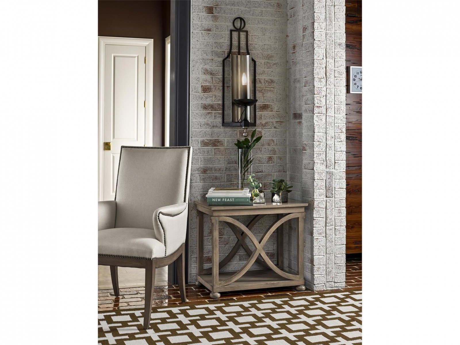 Придиванный столик Emerson