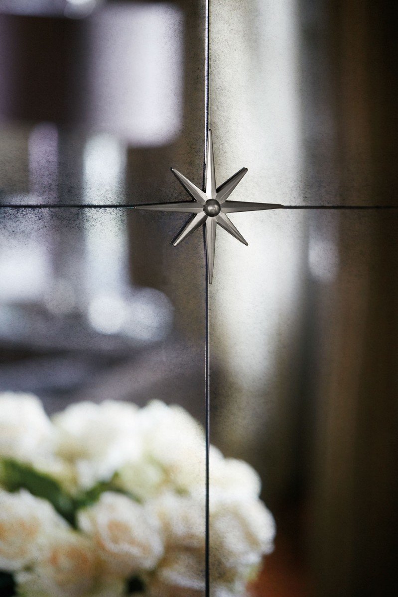 Буфет с зеркальными фасадами Marquesa