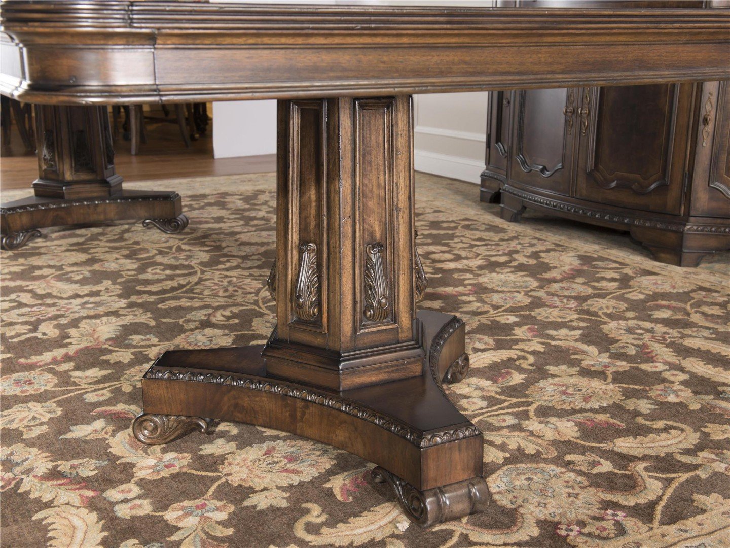 Стол обеденный Regal