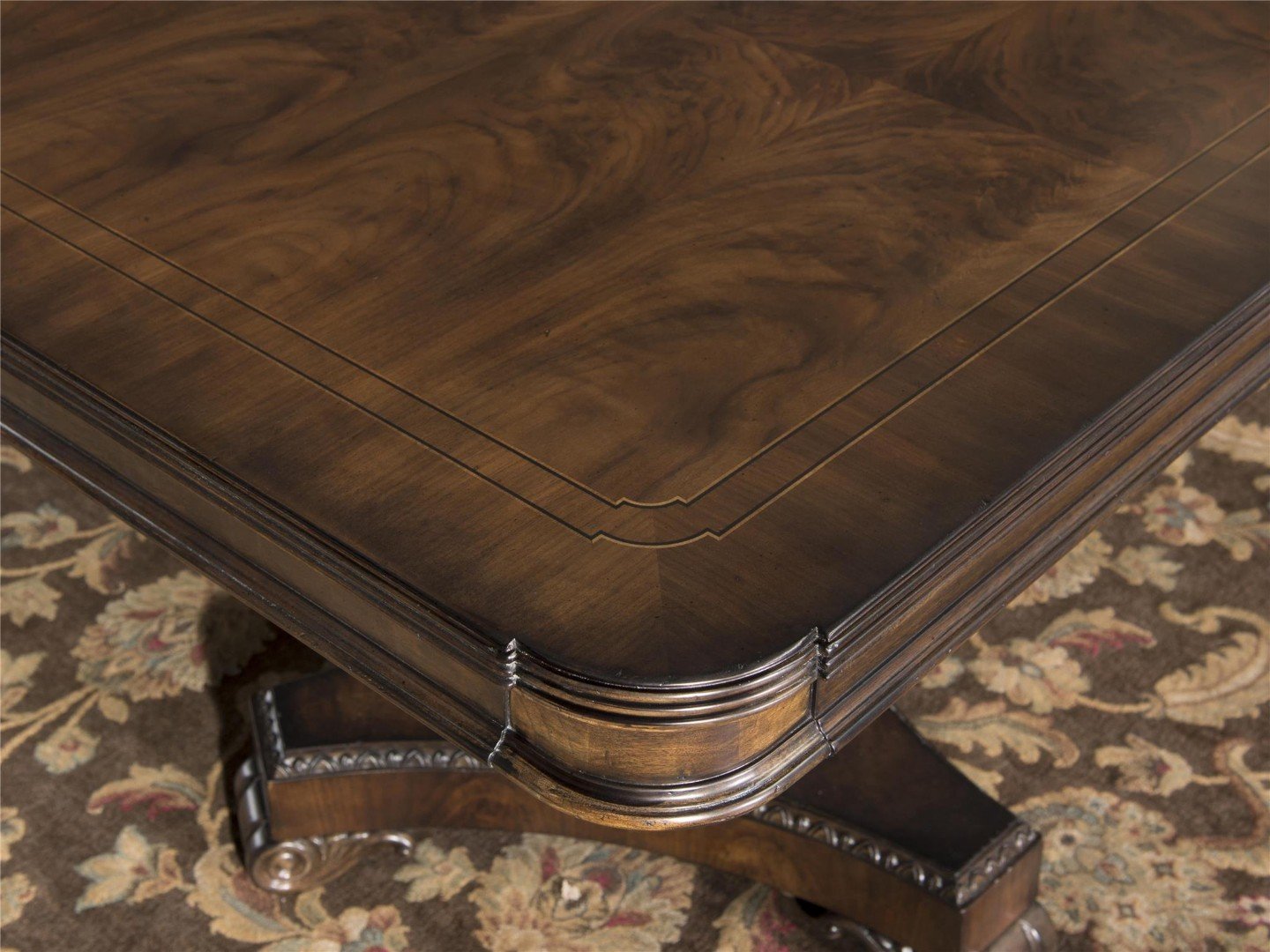 Стол обеденный Regal