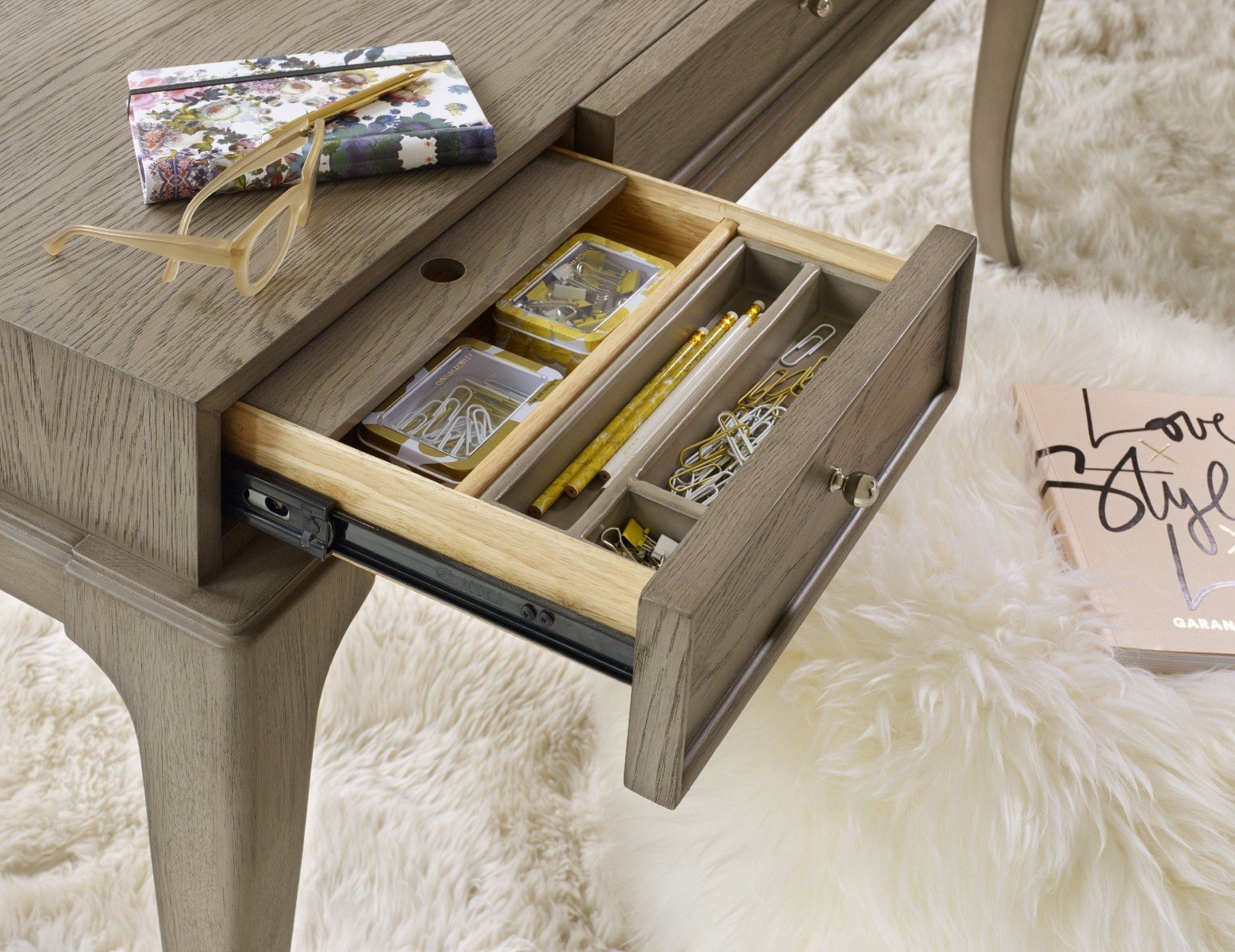 Стол письменный Note-To-Self CYNTHIA ROWLEY