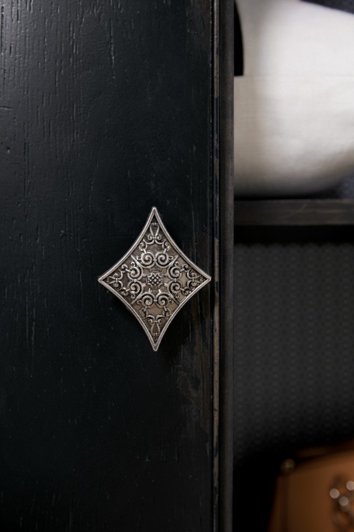 Тумба Sanctuary Armoire En Noir