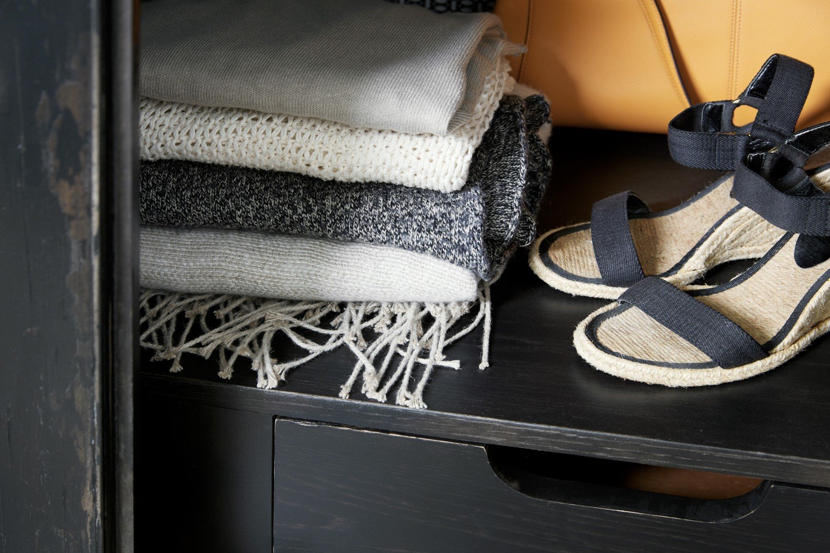 Тумба Sanctuary Armoire En Noir