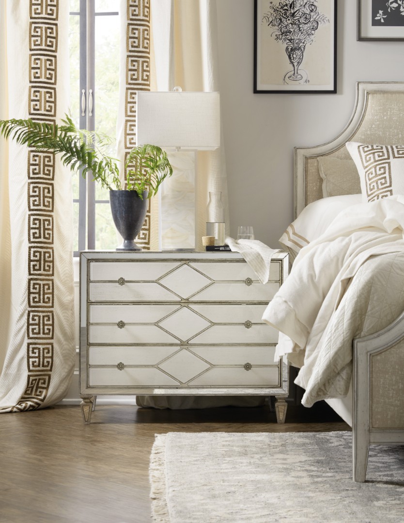 Комод Sanctuary Queen of Diamonds Bachelorette Chest