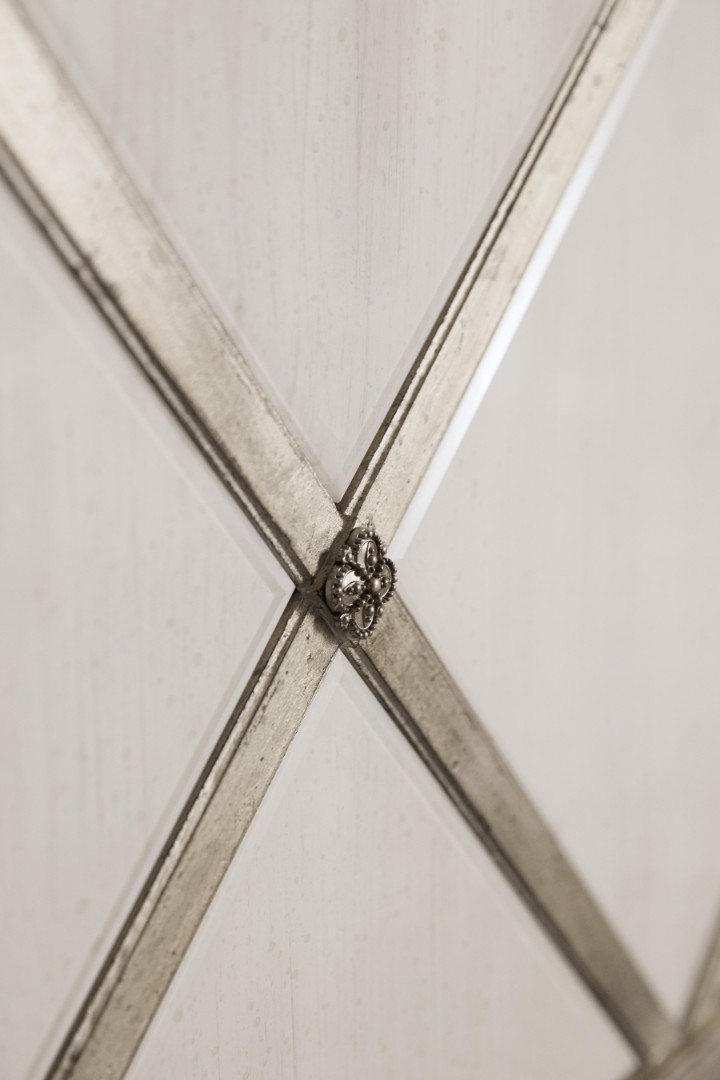 Кровать Sanctuary Diamont Queen Panel Bed